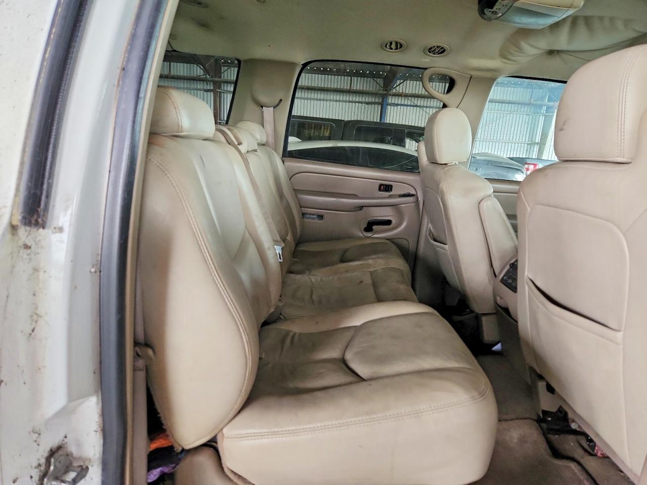 2005 Gmc Yukon White vin: 3GKFK16Z85G211065