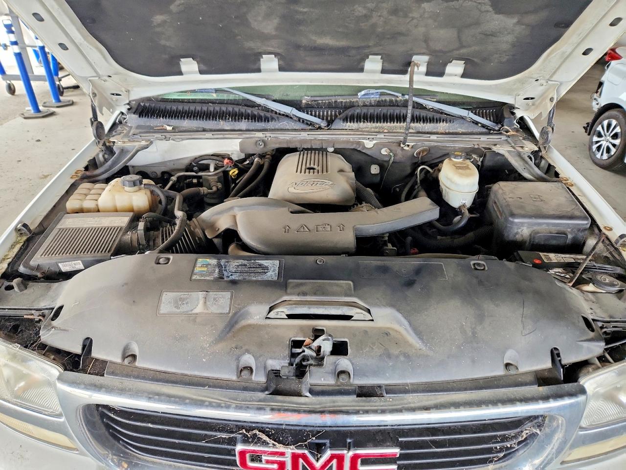 2005 Gmc Yukon White vin: 3GKFK16Z85G211065
