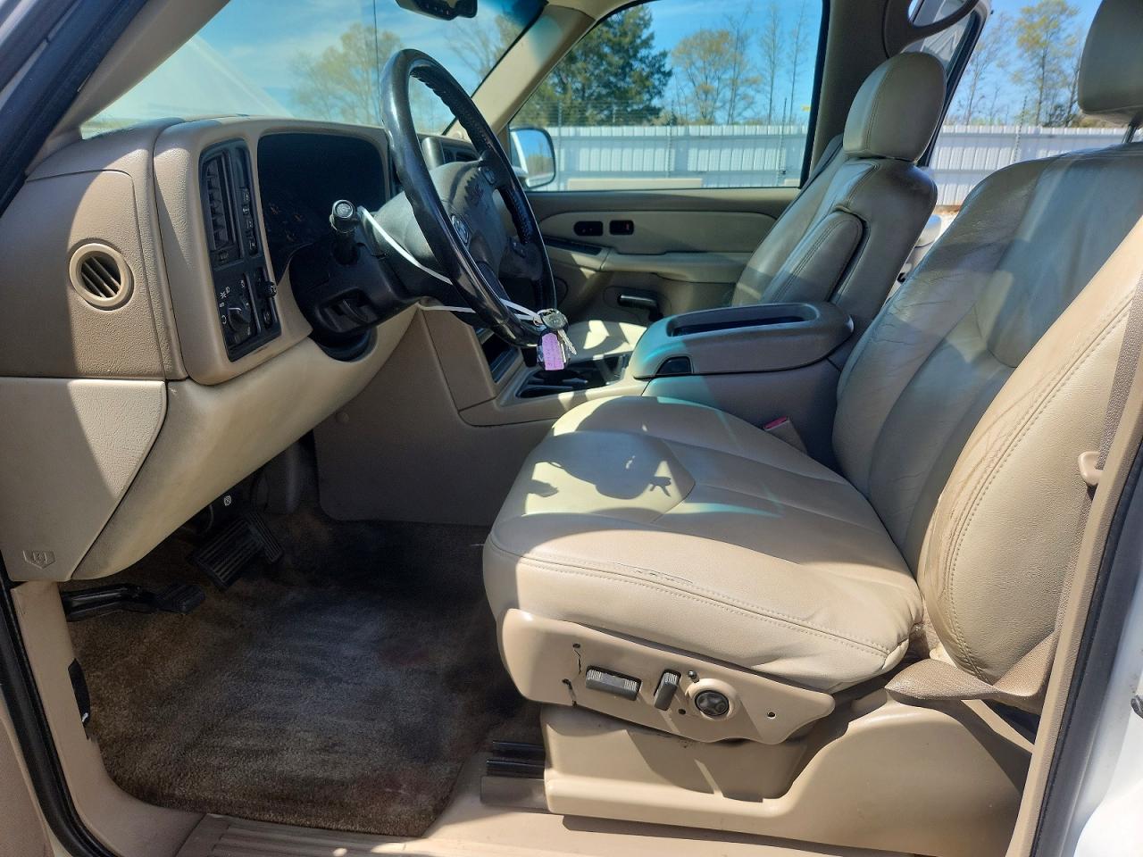2003 Gmc Yukon Xl K1500 White vin: 3GKFK16ZX3G264931
