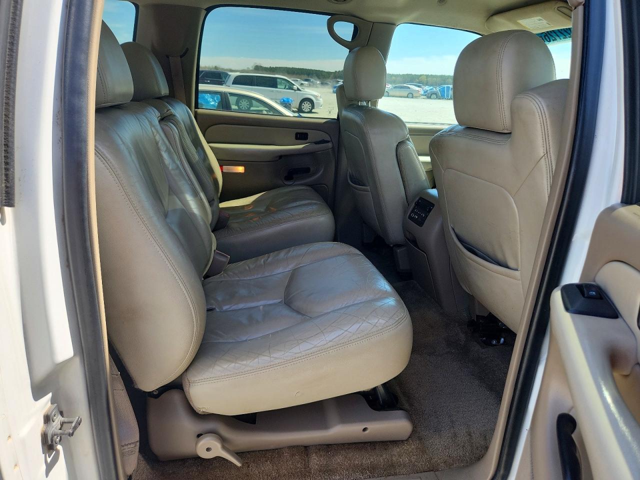 2003 Gmc Yukon Xl K1500 White vin: 3GKFK16ZX3G264931