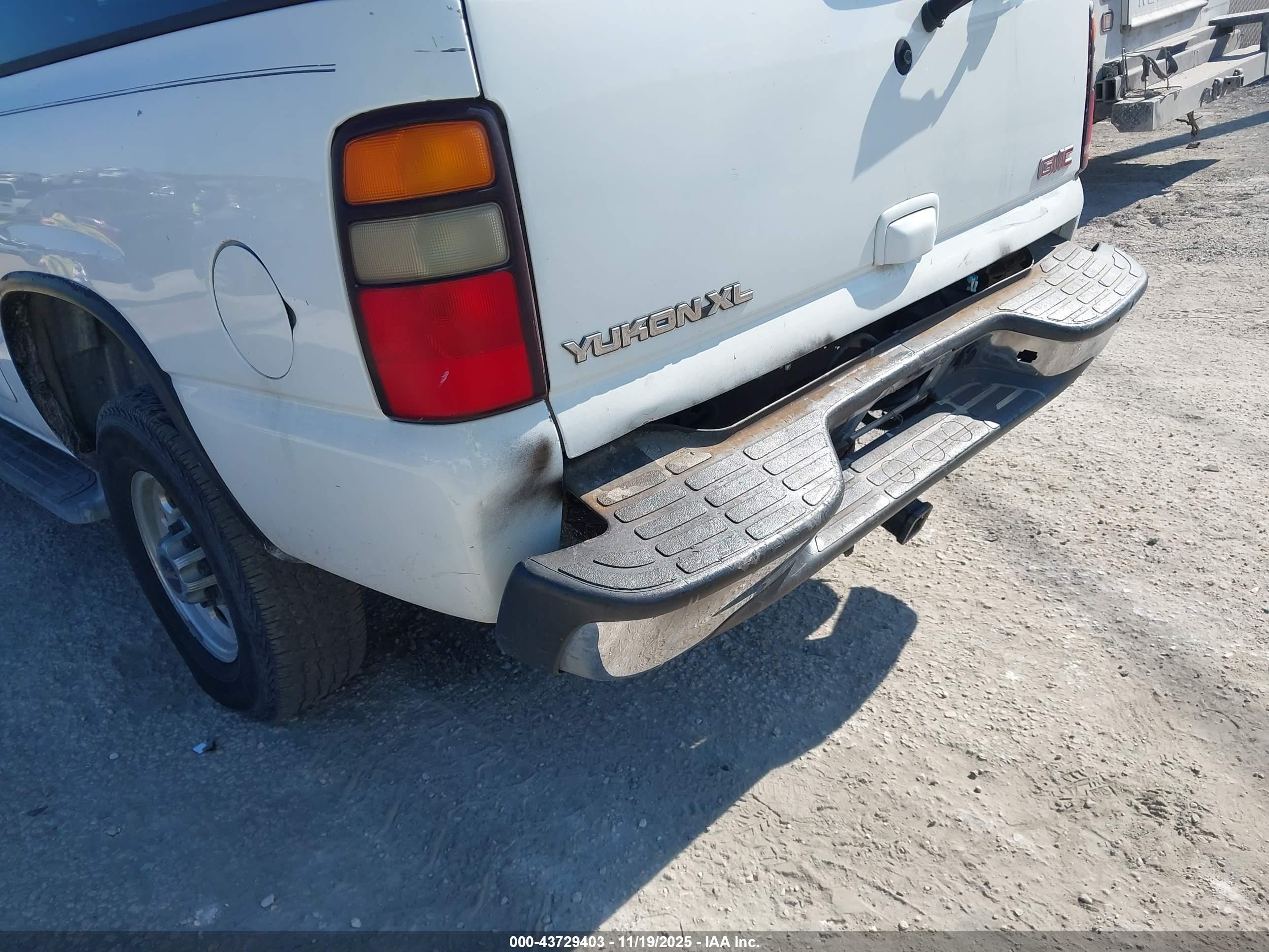 2005 Gmc Yukon Xl 2500 Slt White vin: 3GKGC26U75G105007