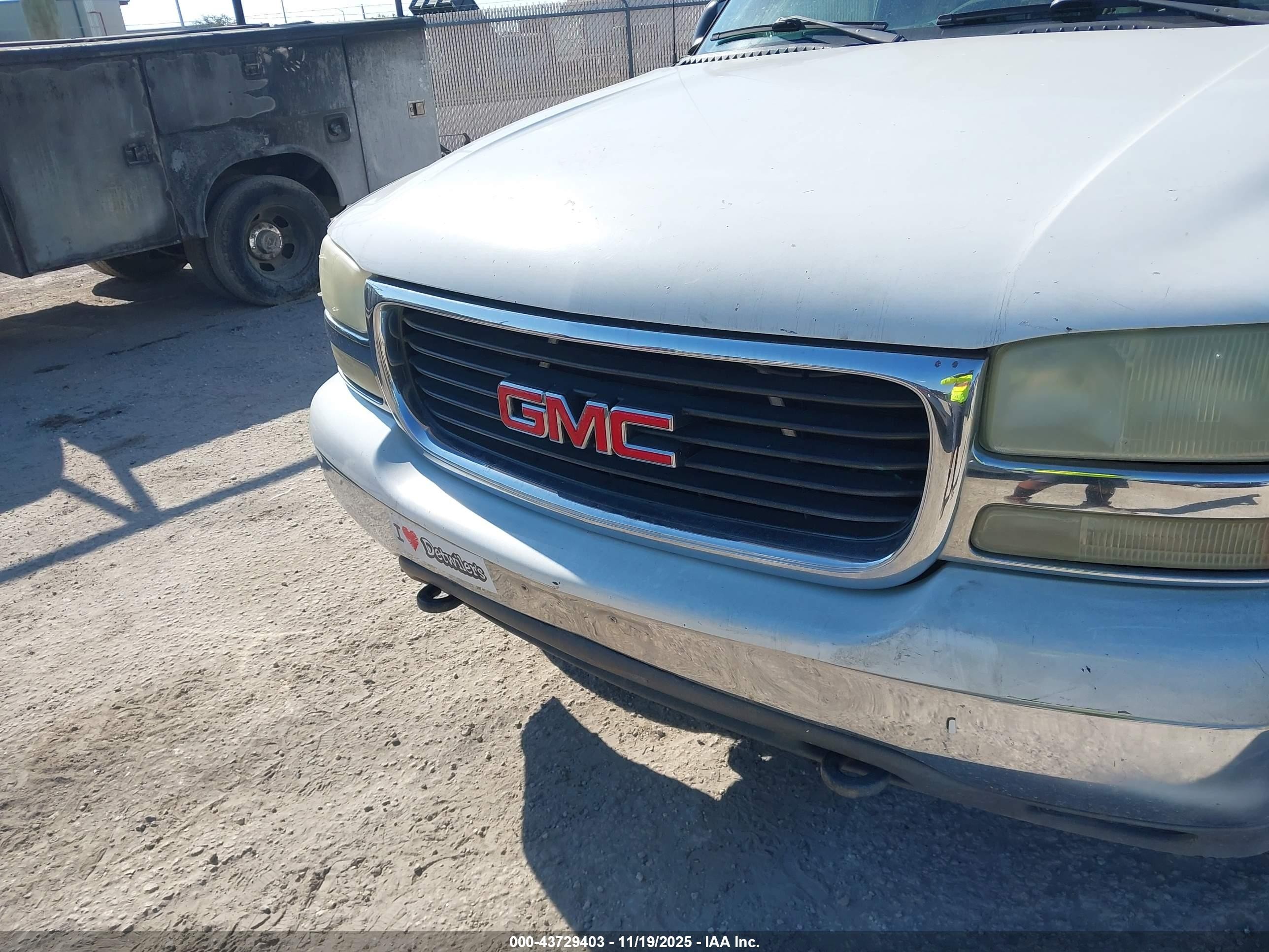 2005 Gmc Yukon Xl 2500 Slt White vin: 3GKGC26U75G105007