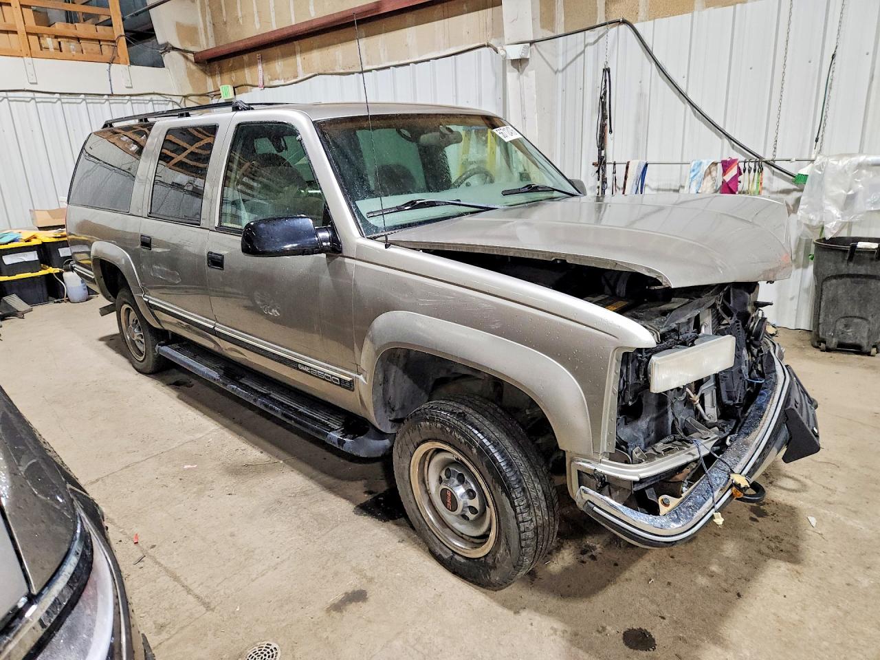 1999 Gmc Suburban K2500 Gold vin: 3GKGK26J6XG503689