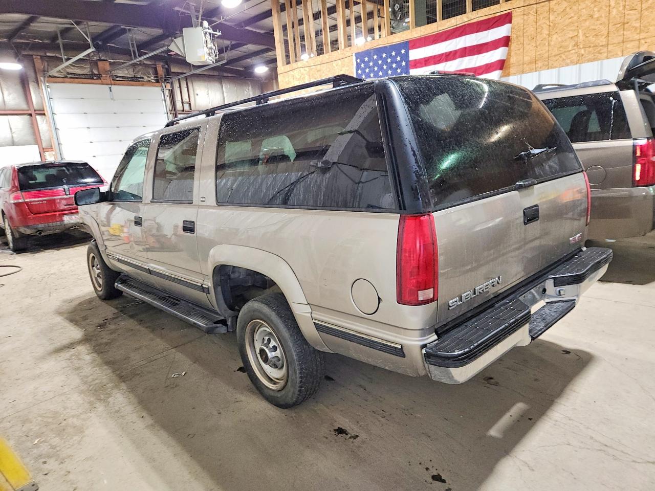 1999 Gmc Suburban K2500 Gold vin: 3GKGK26J6XG503689