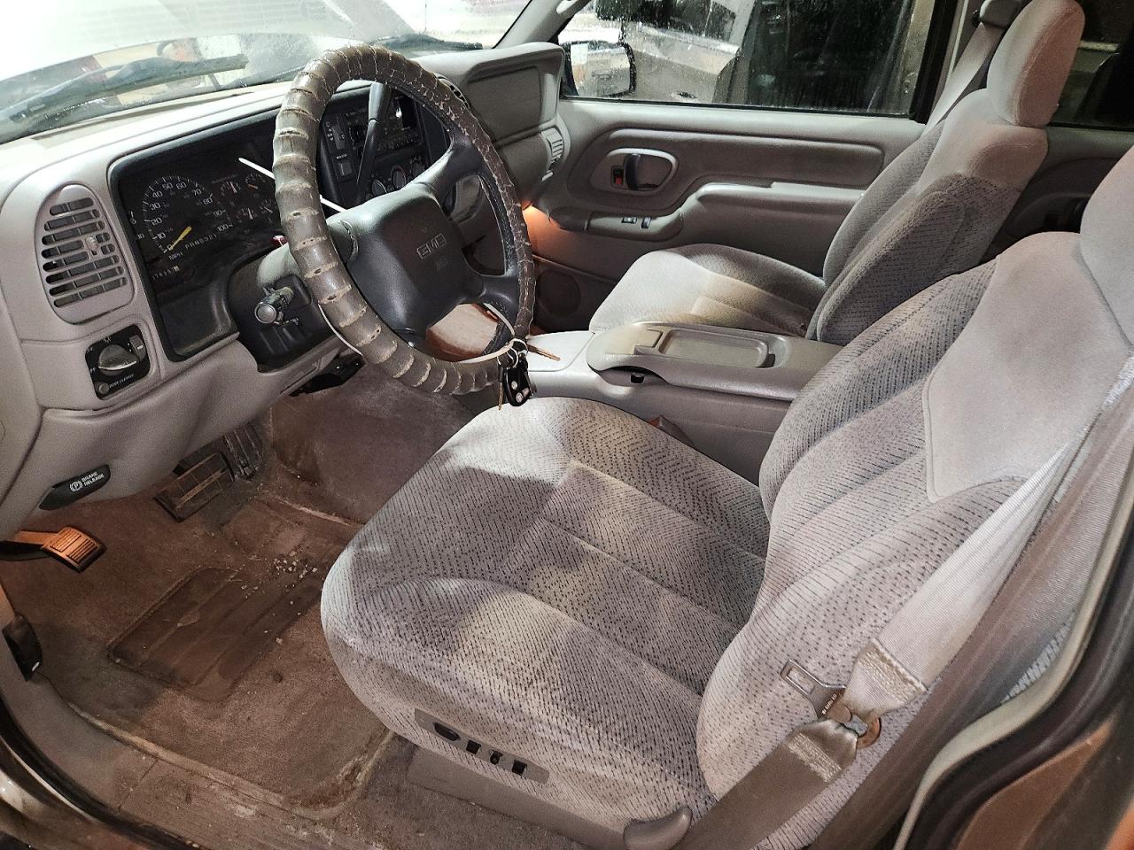 1999 Gmc Suburban K2500 Gold vin: 3GKGK26J6XG503689