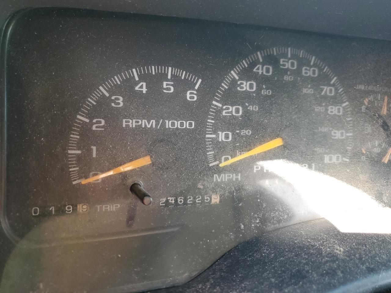 1999 Gmc Suburban K2500 Beige vin: 3GKGK26J6XG546154