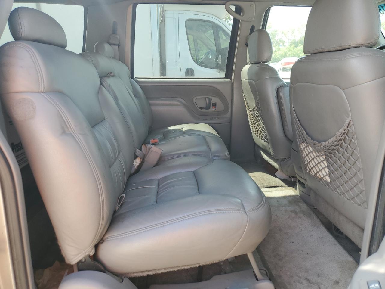 1999 Gmc Suburban K2500 Beige vin: 3GKGK26J6XG546154