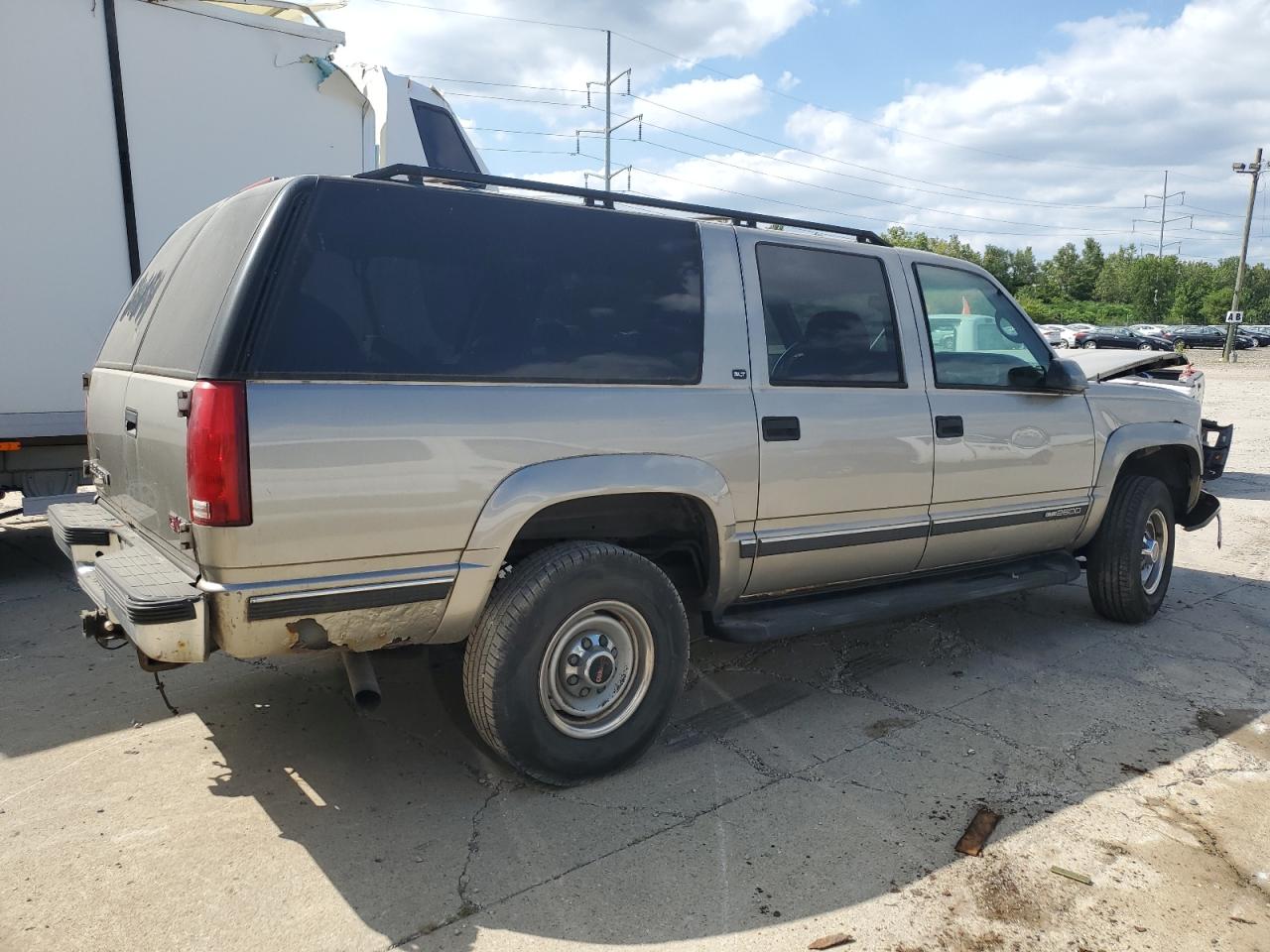 1999 Gmc Suburban K2500 Beige vin: 3GKGK26J6XG546154