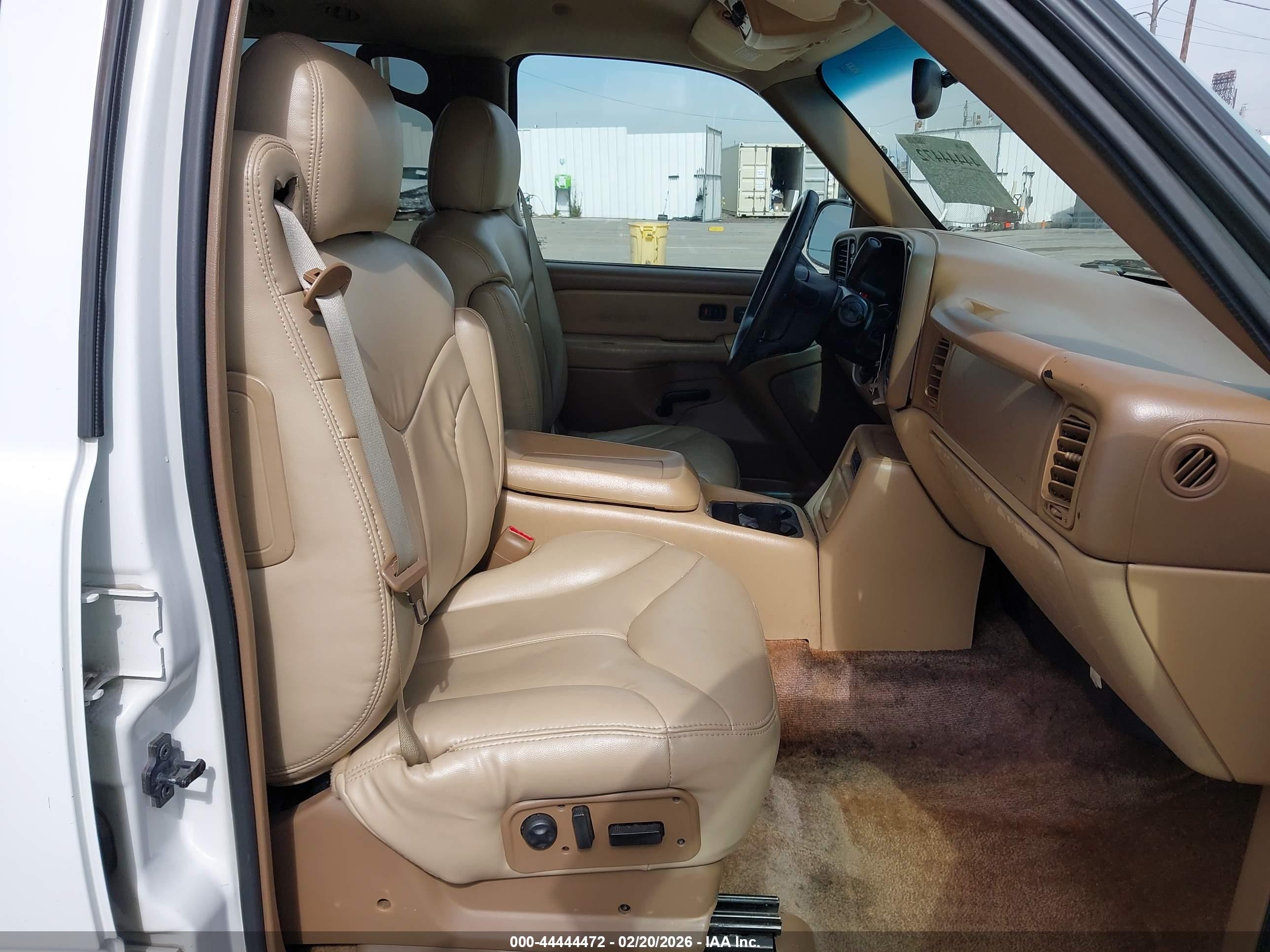 2000 Gmc Yukon Xl 2500 Slt White vin: 3GKGK26U7YG175372