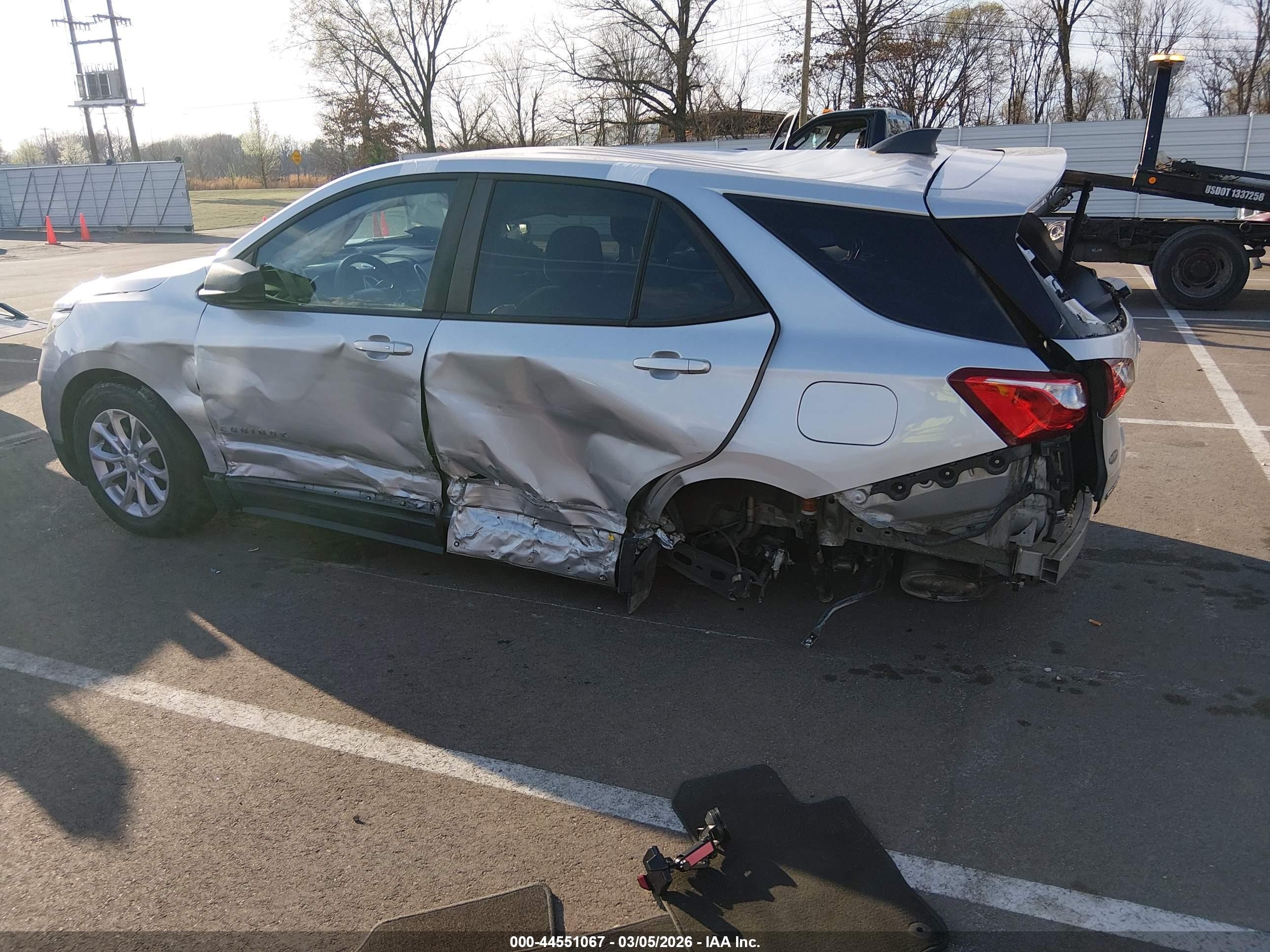2020 Chevrolet Equinox Fwd 1fl Silver vin: 3GNAXFEV8LS585728