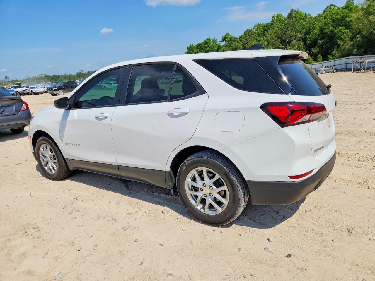 2023 Chevrolet Equinox Ls Белый vin: 3GNAXHEG7PL219501