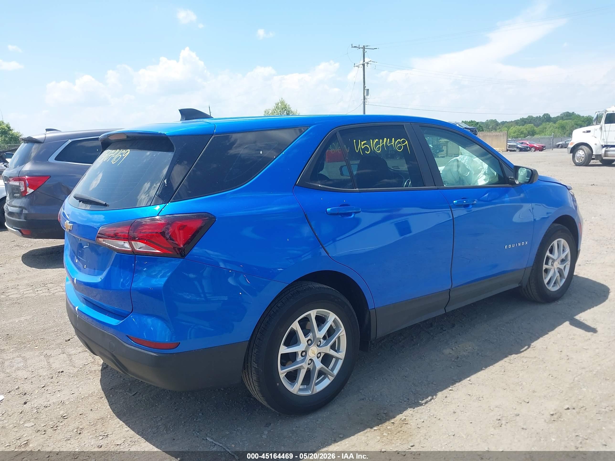 2024 Chevrolet Equinox Fwd Ls Синий vin: 3GNAXHEG7RL298817