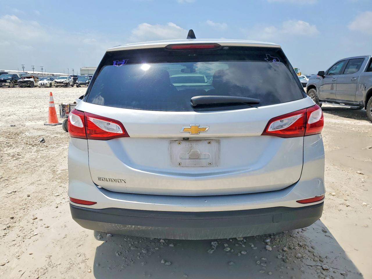 2021 Chevrolet Equinox Ls Silver vin: 3GNAXHEV3MS144554