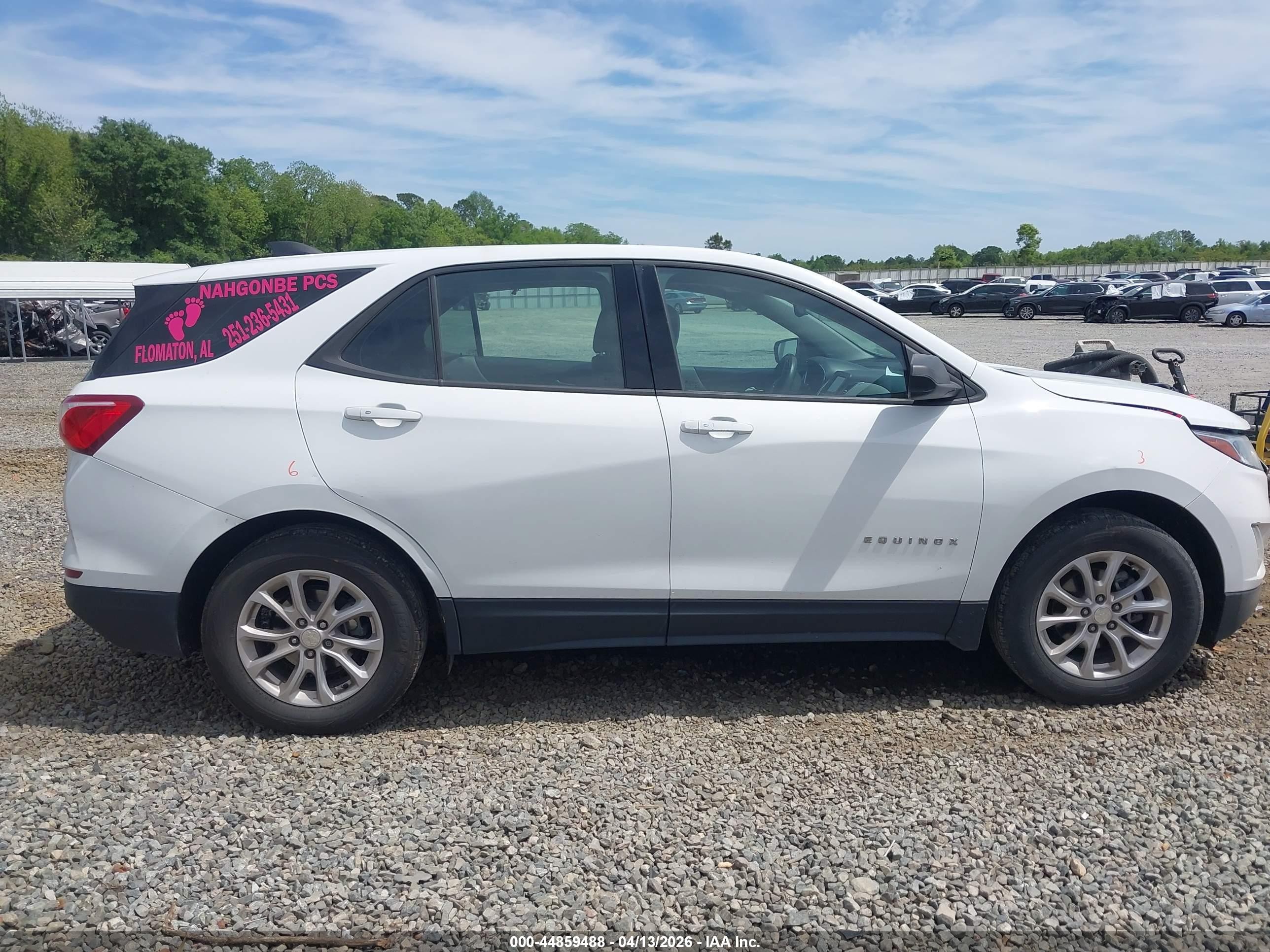 2019 Chevrolet Equinox Ls White vin: 3GNAXHEV4KS644770