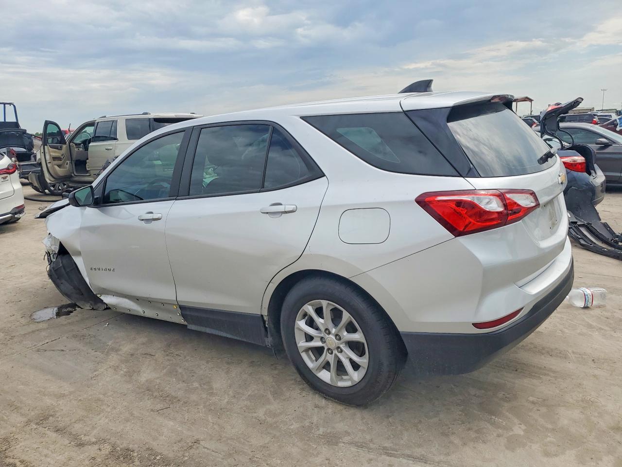 2020 Chevrolet Equinox Ls Silver vin: 3GNAXHEV8LS692192