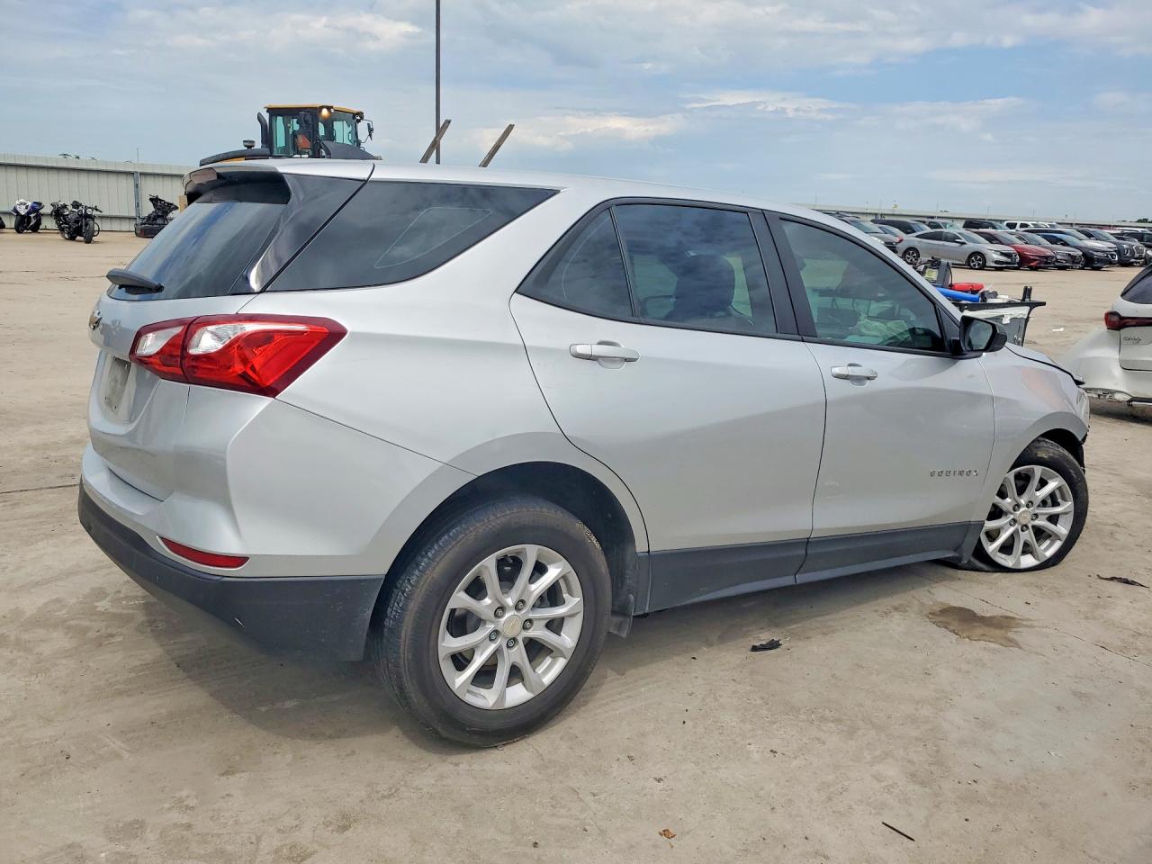 2020 Chevrolet Equinox Ls Silver vin: 3GNAXHEV8LS692192