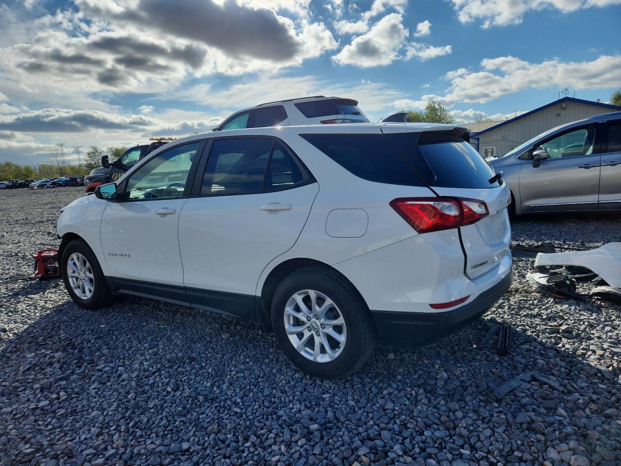 2020 Chevrolet Equinox Ls White vin: 3GNAXHEVXLS641289