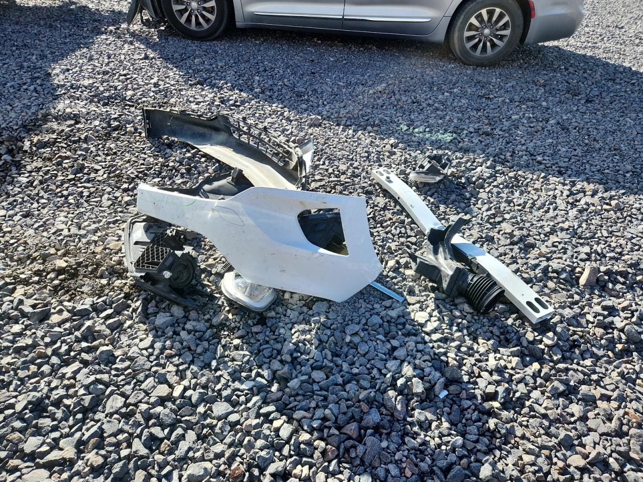 2020 Chevrolet Equinox Ls White vin: 3GNAXHEVXLS641289