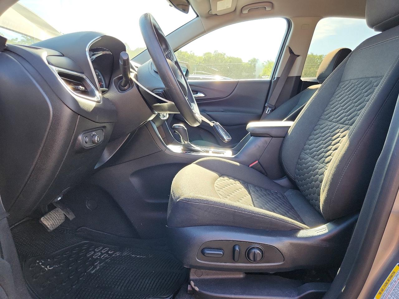 2018 Chevrolet Equinox Lt Gray vin: 3GNAXJEV2JS649410