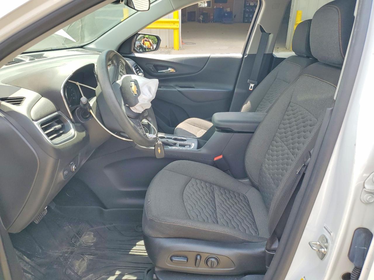 2021 Chevrolet Equinox Lt White vin: 3GNAXJEV4MS146658