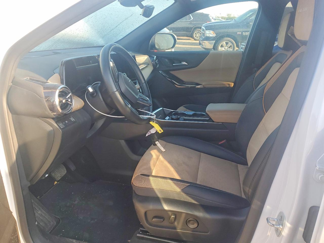 2025 Chevrolet Equinox Activ White vin: 3GNAXKEG5SL157439