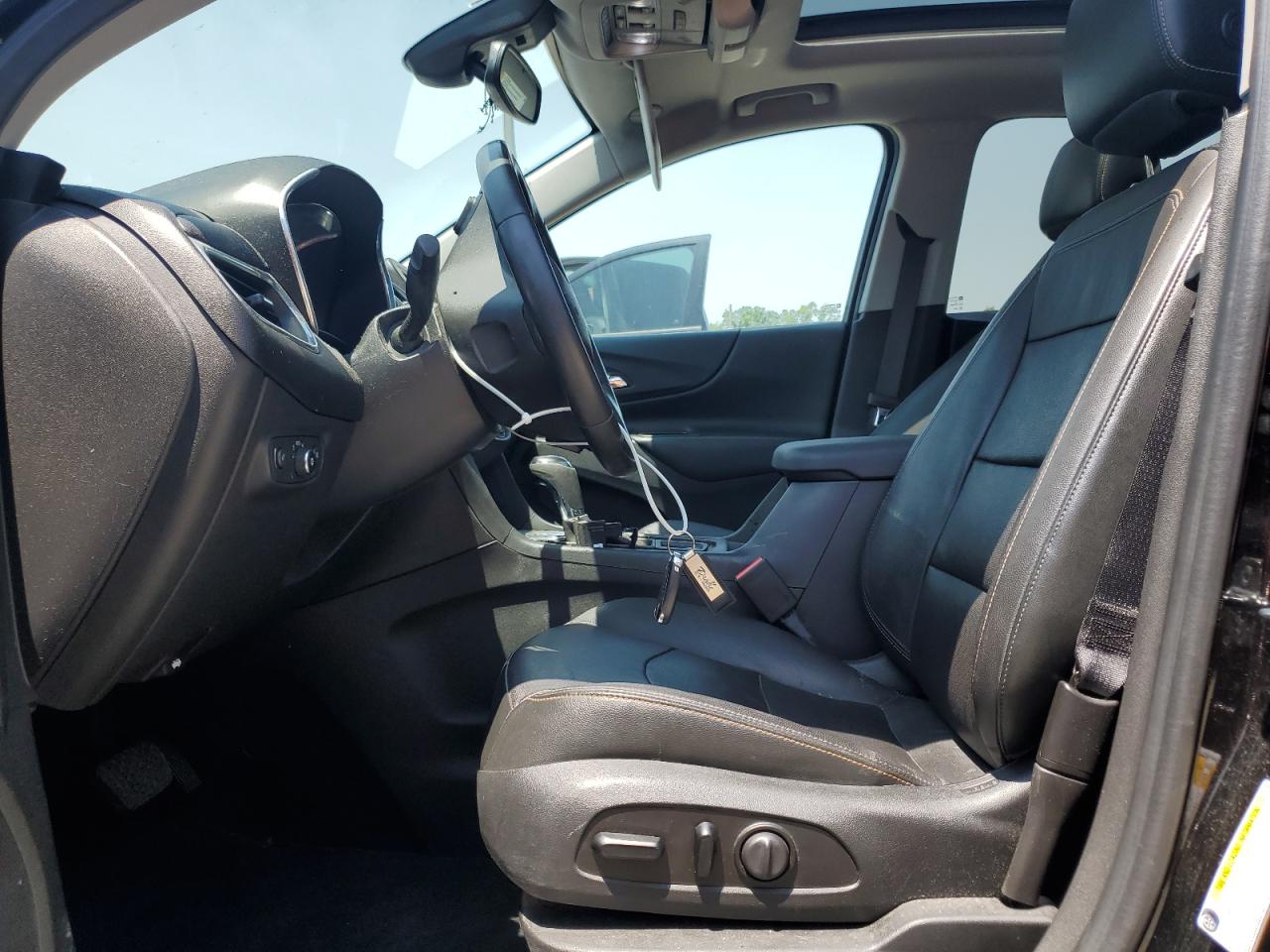 2020 Chevrolet Equinox Lt   Black vin: 3GNAXLEX7LL171415