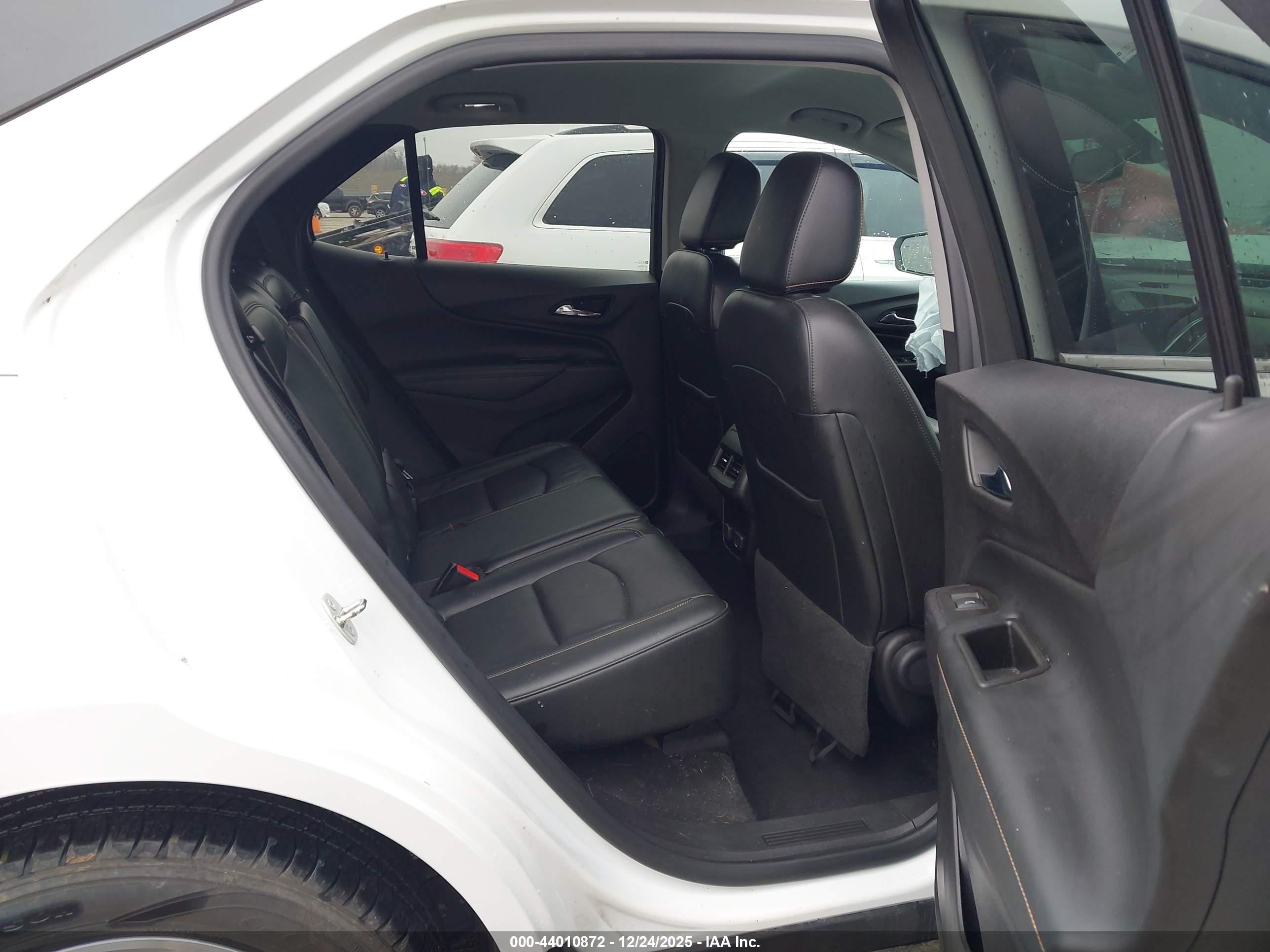 2018 Chevrolet Equinox Premier Белый vin: 3GNAXMEV0JS626449