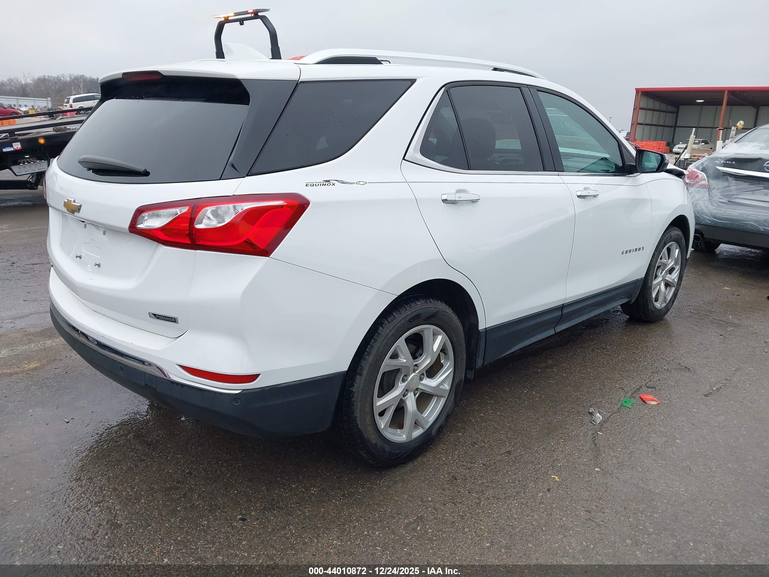 2018 Chevrolet Equinox Premier Белый vin: 3GNAXMEV0JS626449