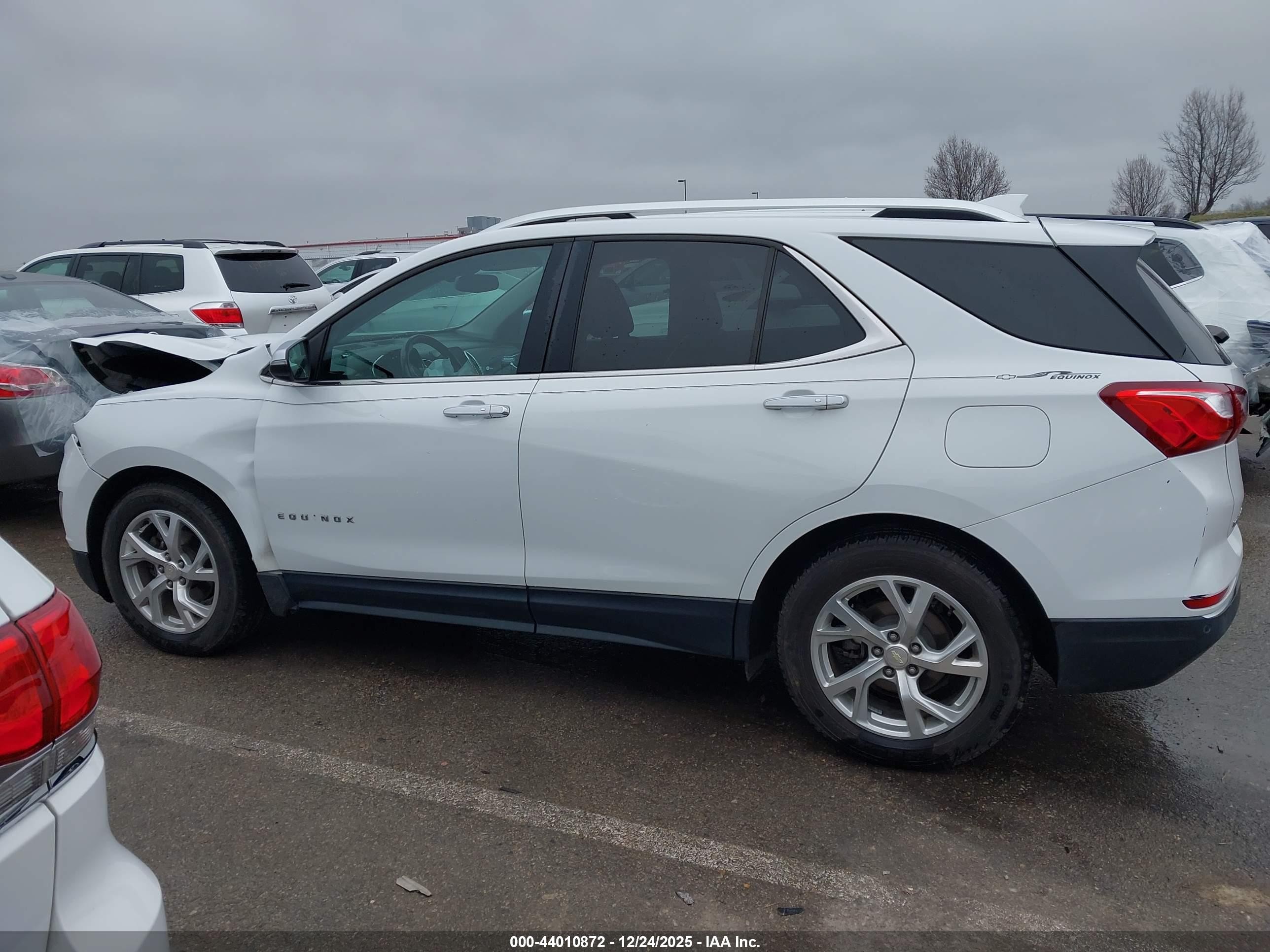 2018 Chevrolet Equinox Premier Белый vin: 3GNAXMEV0JS626449
