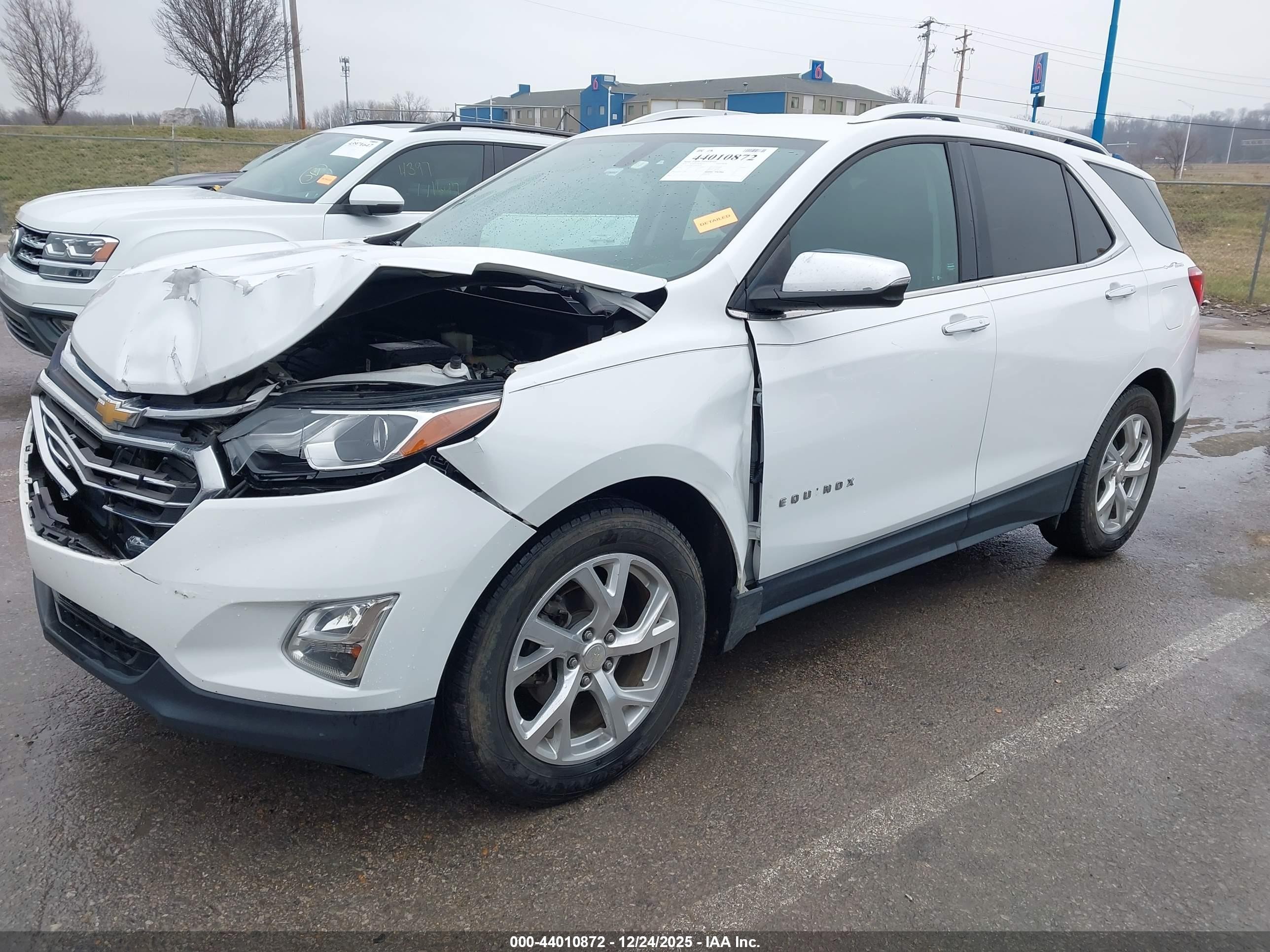 2018 Chevrolet Equinox Premier Белый vin: 3GNAXMEV0JS626449