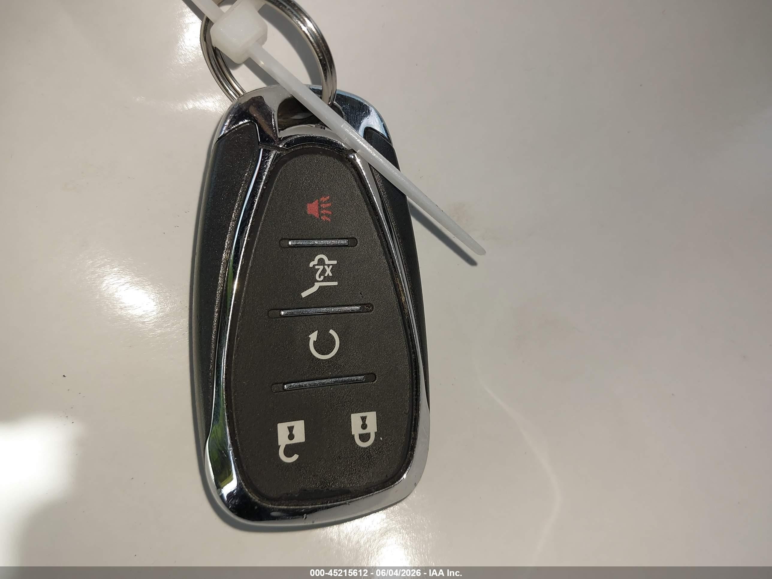 2018 Chevrolet Equinox Premier Red vin: 3GNAXMEV3JL104005