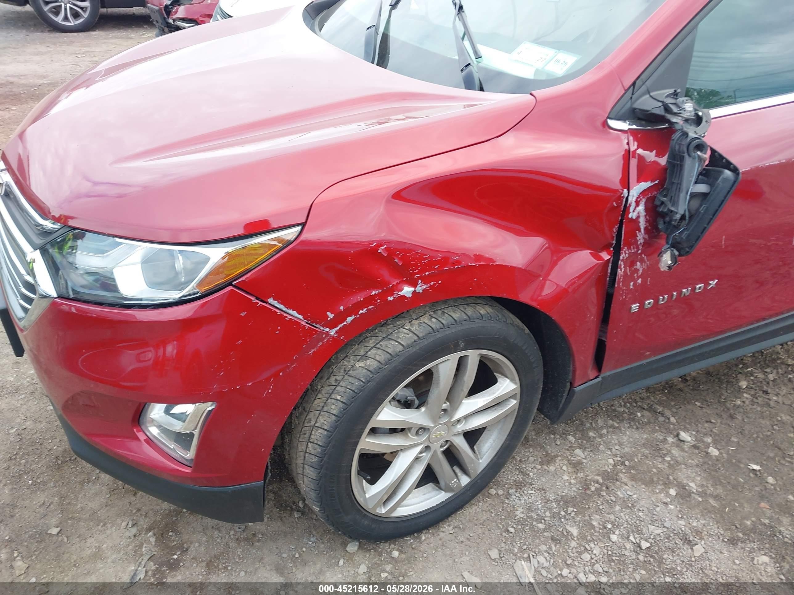 2018 Chevrolet Equinox Premier Red vin: 3GNAXMEV3JL104005