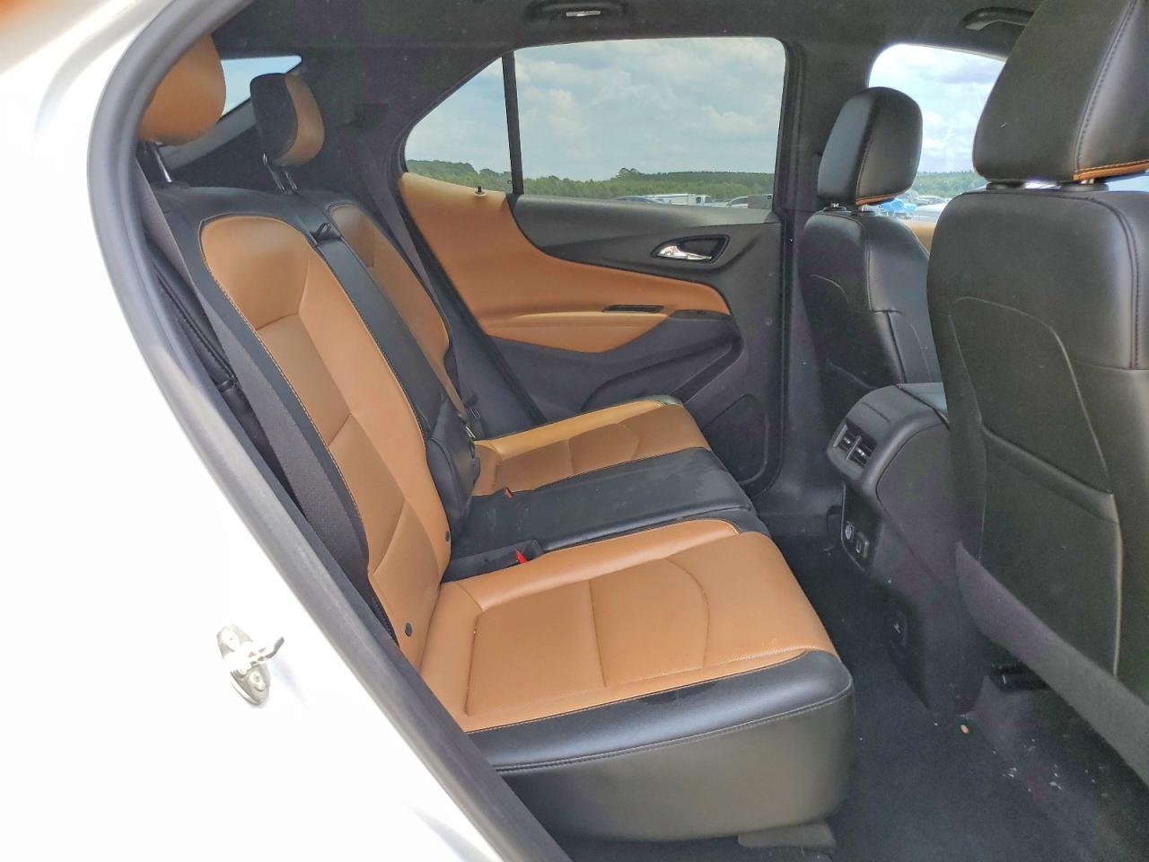 2018 Chevrolet Equinox Premier White vin: 3GNAXMEVXJS641430