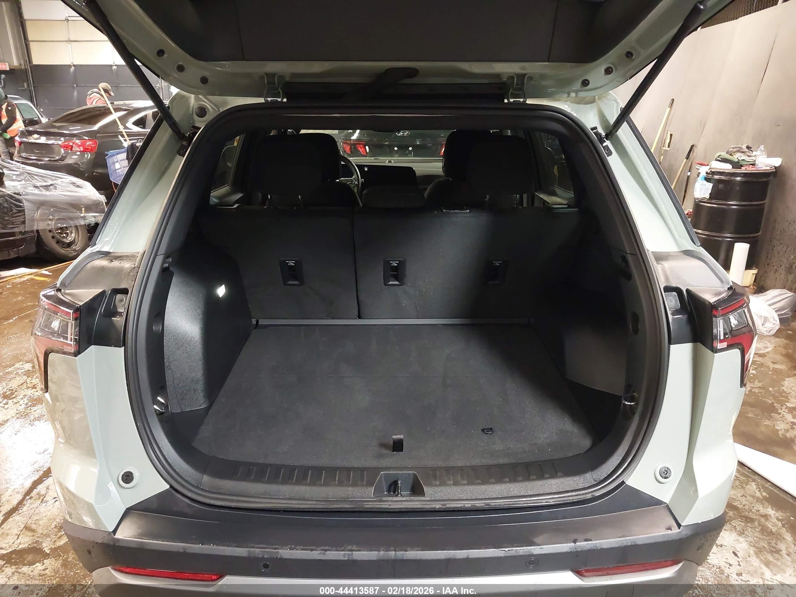 2025 Chevrolet Equinox Awd Lt Gray vin: 3GNAXPEG8SL130121