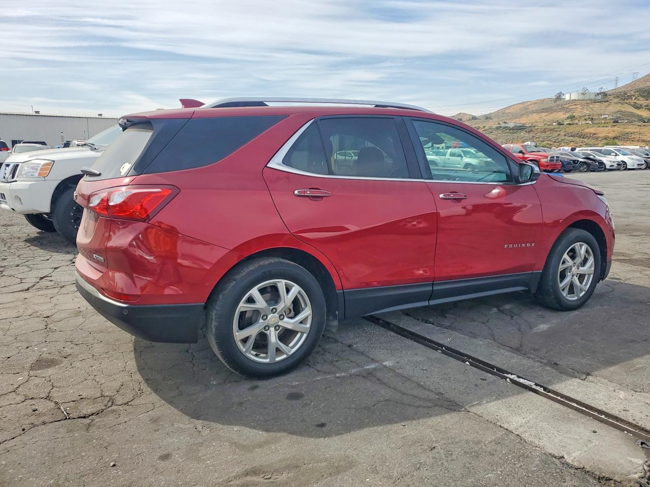 2018 Chevrolet Equinox Premier Maroon vin: 3GNAXPEU8JS561651