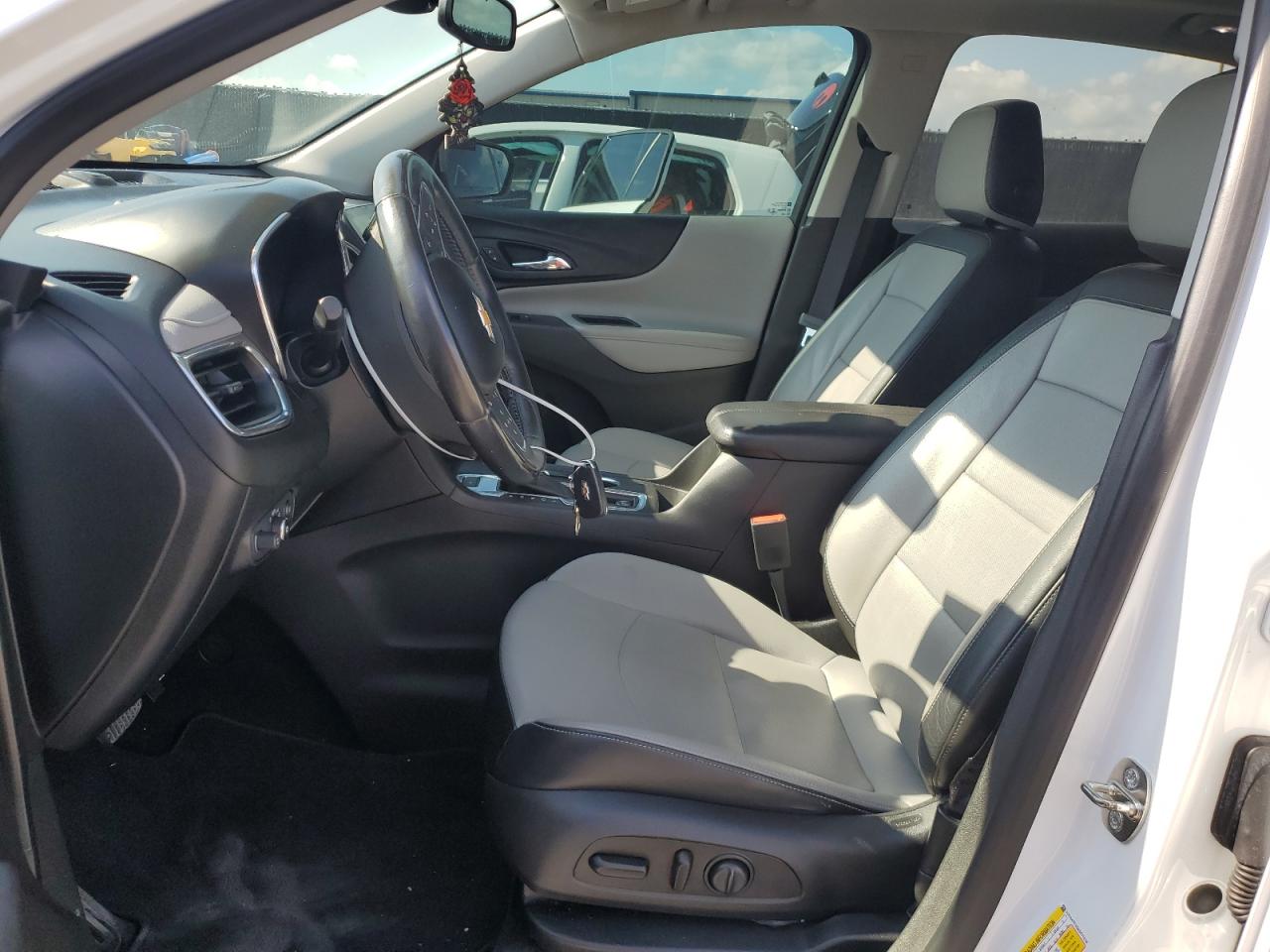 2019 Chevrolet Equinox Premier Белый vin: 3GNAXPEX5KS570206