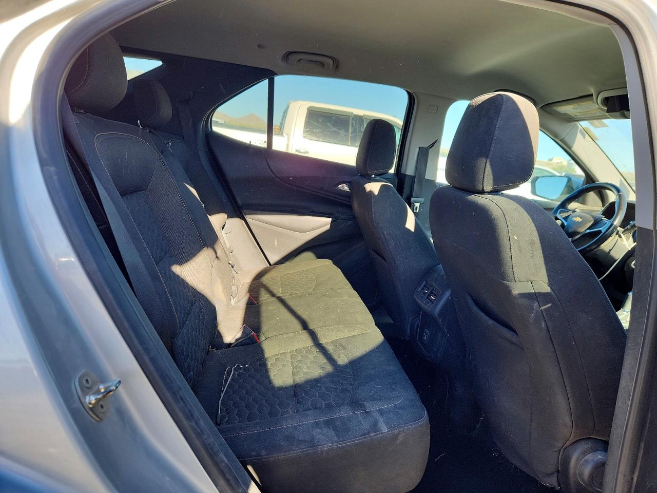 2020 Chevrolet Equinox Lt Серебряный vin: 3GNAXUEV3LL142711