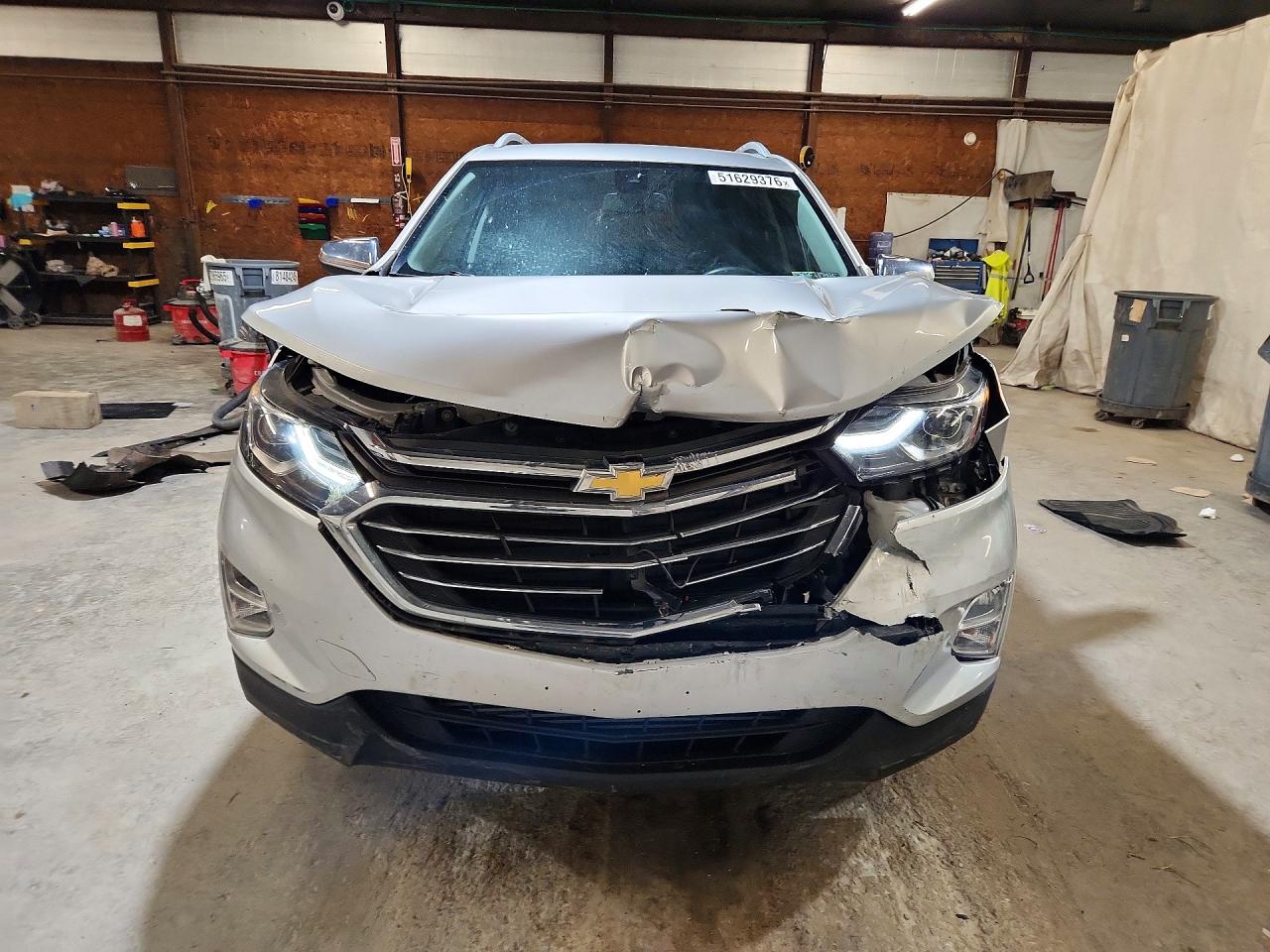 2018 Chevrolet Equinox Premier Silver vin: 3GNAXVEV2JS524155