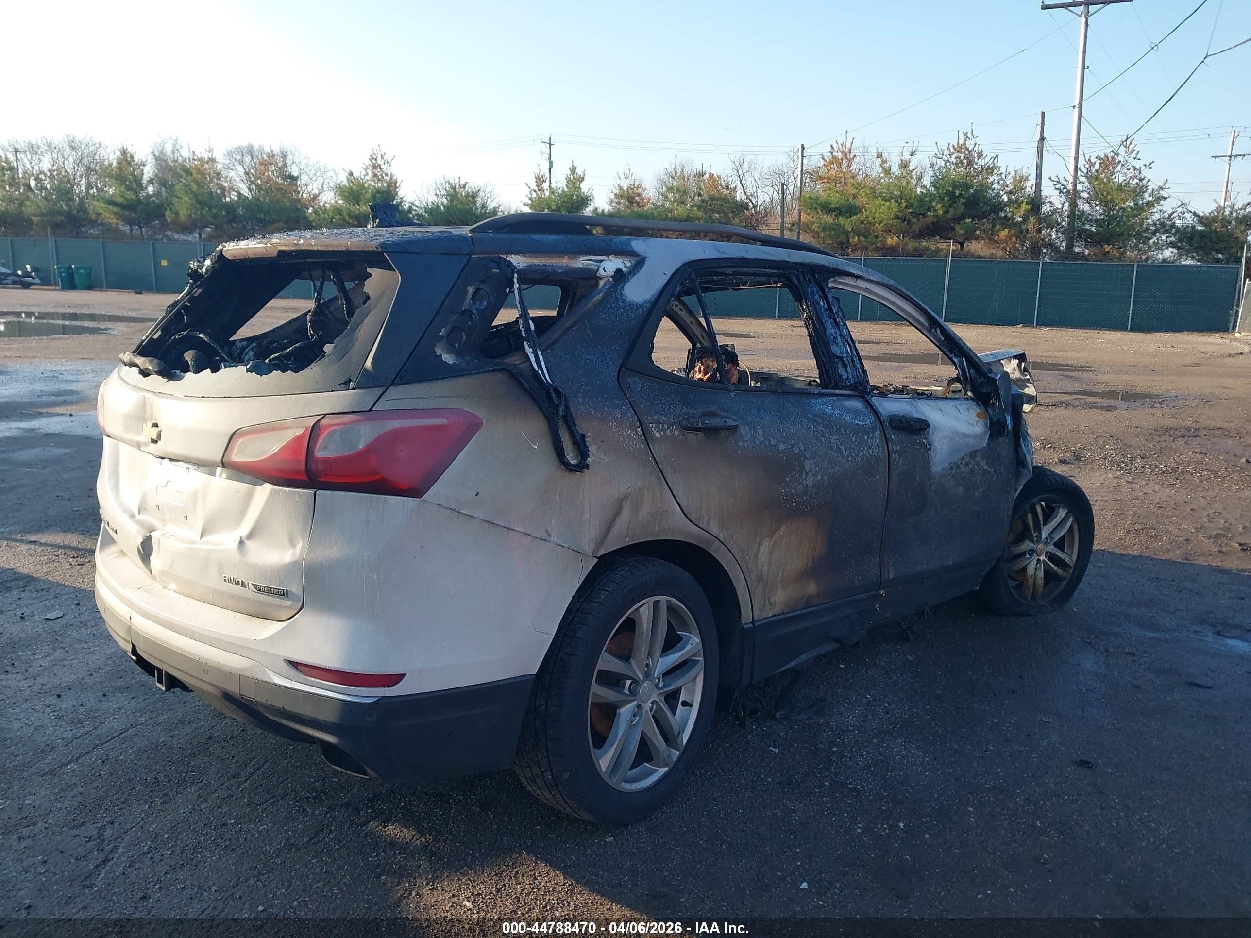 2018 Chevrolet Equinox Premier White vin: 3GNAXWEXXJS645586