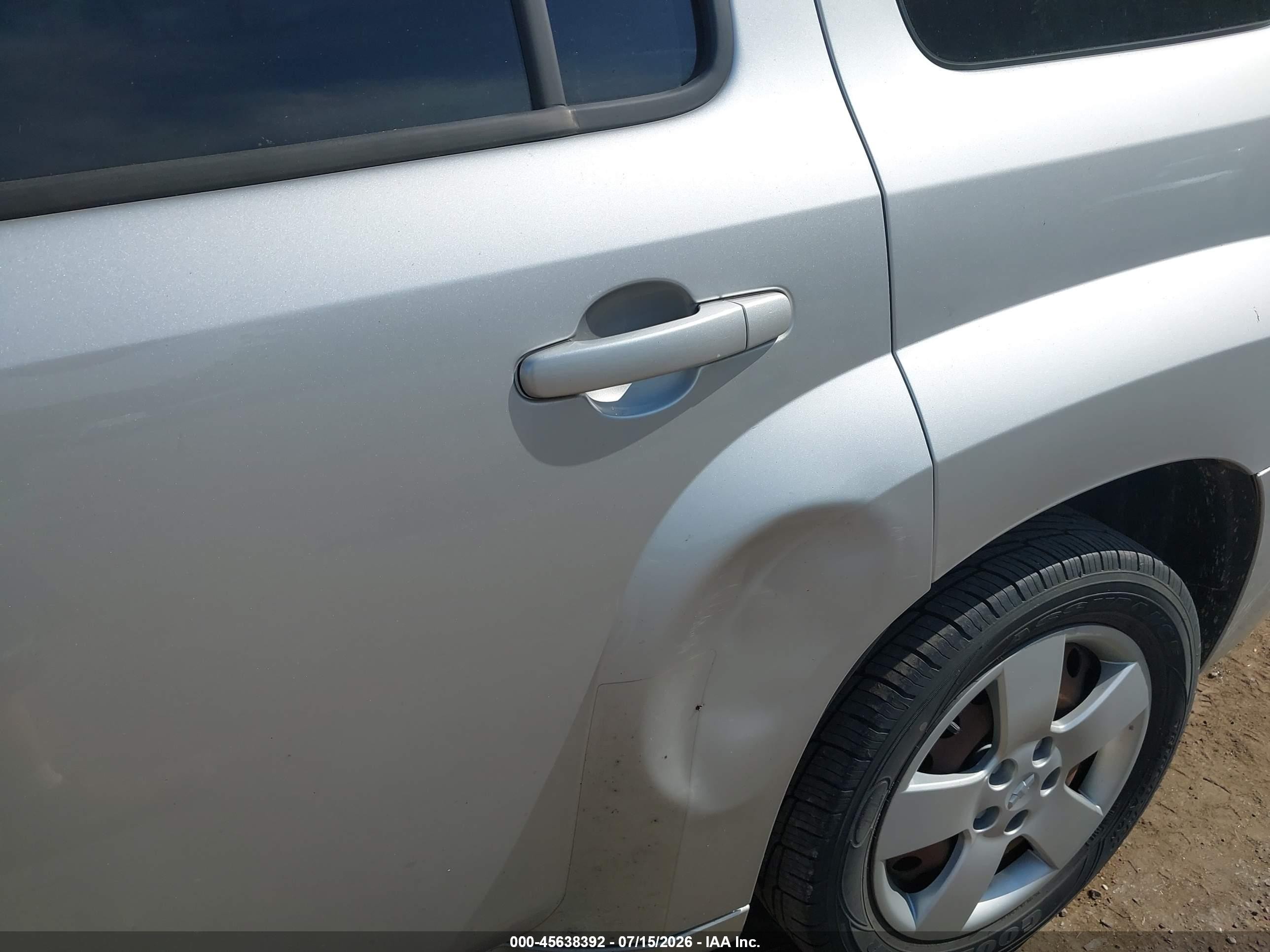 2010 Chevrolet Hhr Ls Silver vin: 3GNBAADB3AS601346