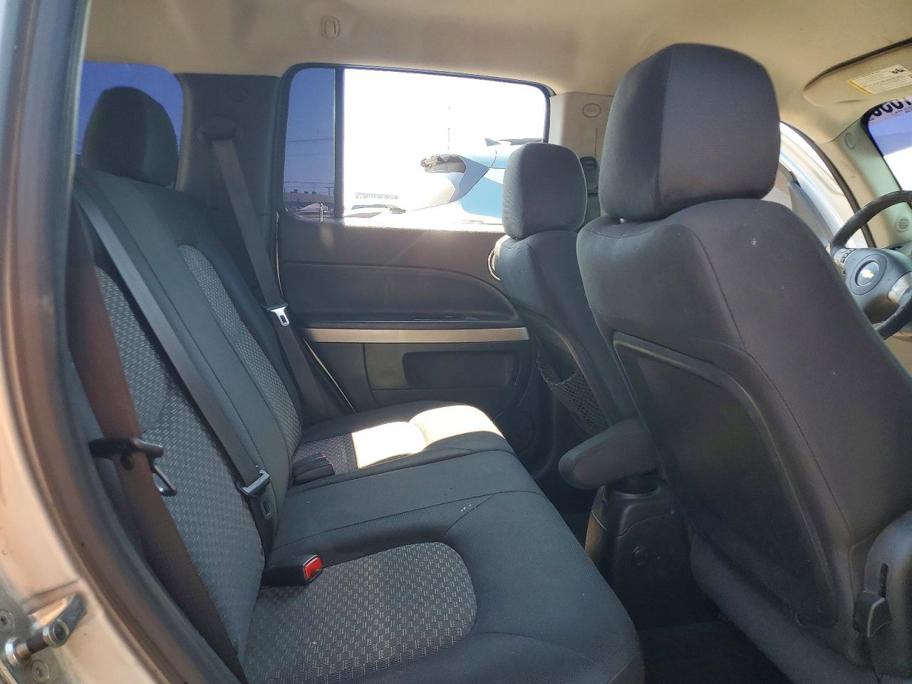 2010 Chevrolet Hhr Ls Silver vin: 3GNBAADB7AS534296