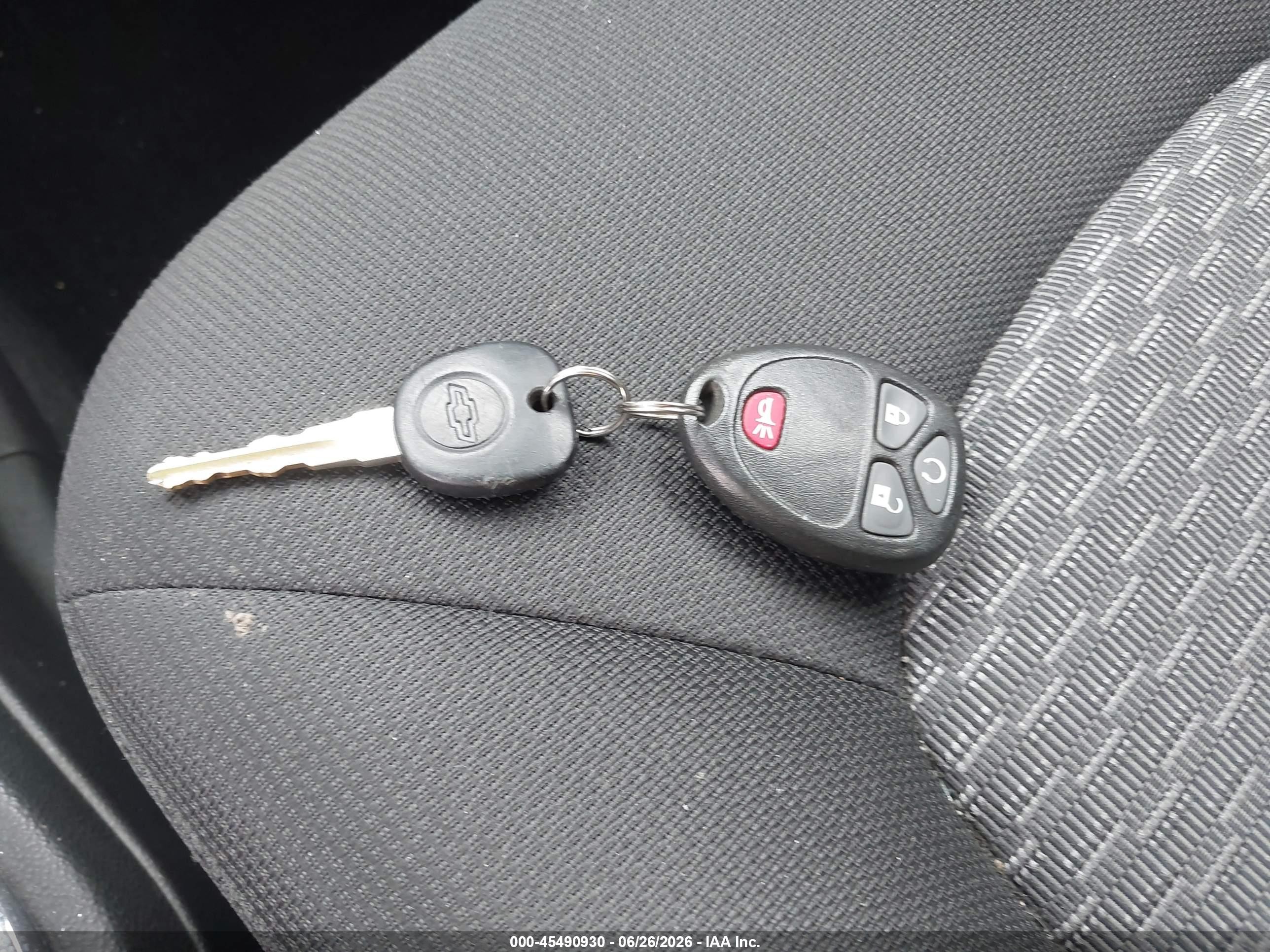 2010 Chevrolet Hhr Ls Silver vin: 3GNBAADB7AS540826