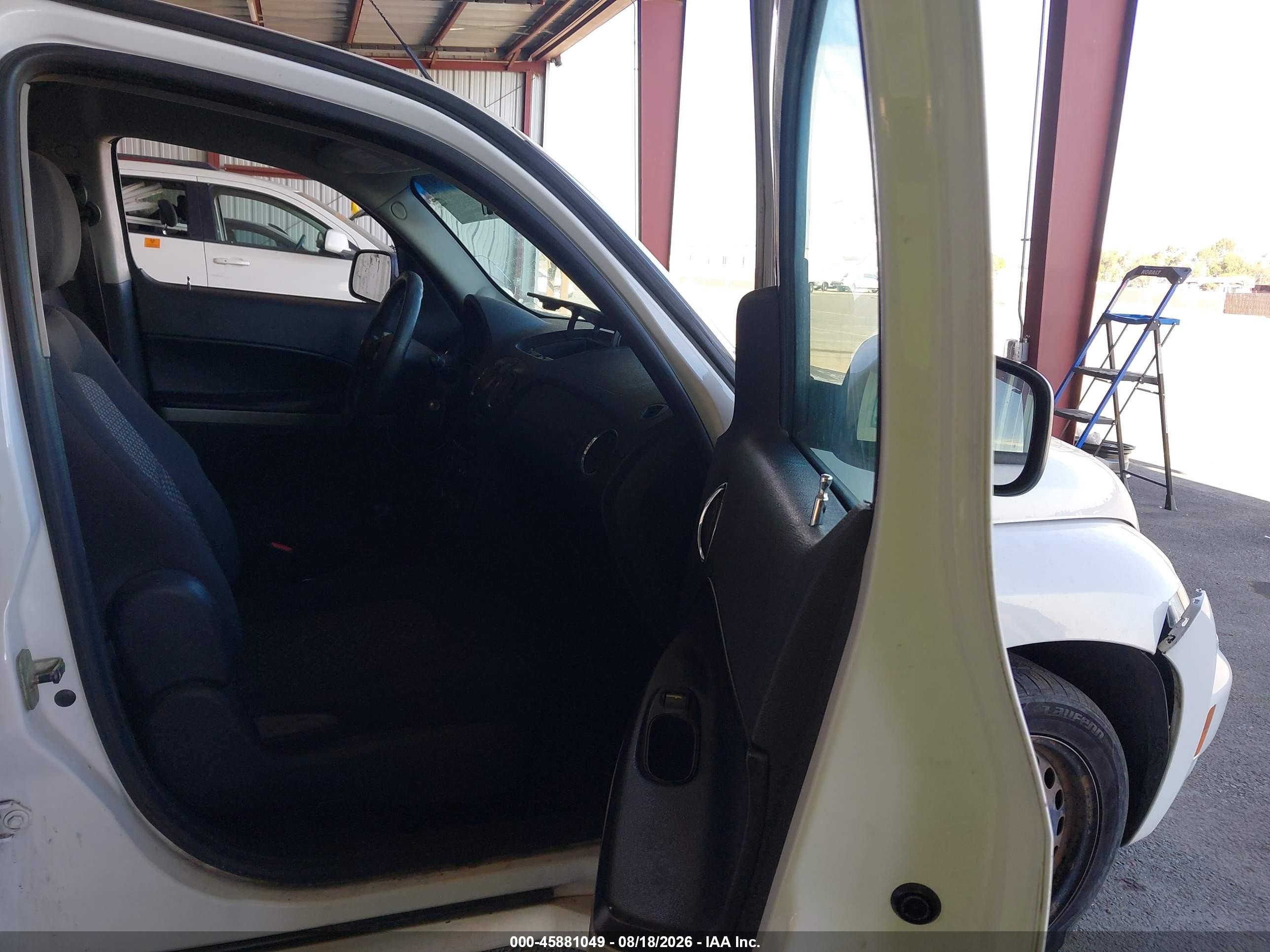 2010 Chevrolet Hhr Ls White vin: 3GNBAADB8AS524408