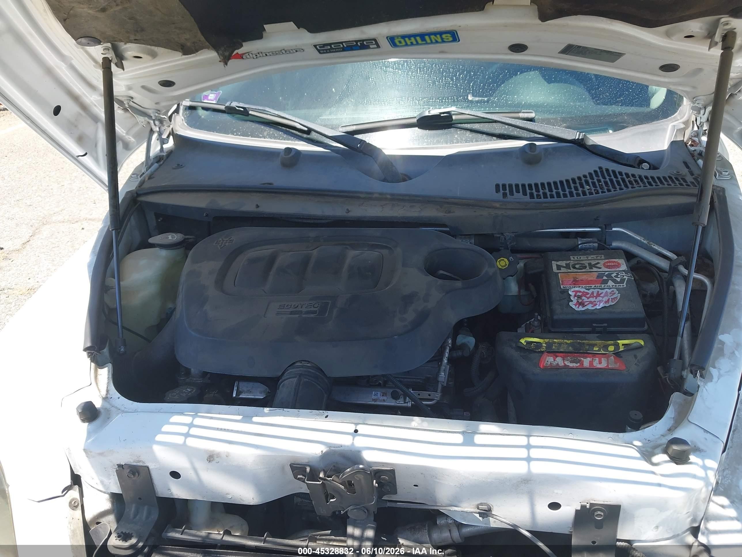 2011 Chevrolet Hhr Ls White vin: 3GNBAAFW5BS601995