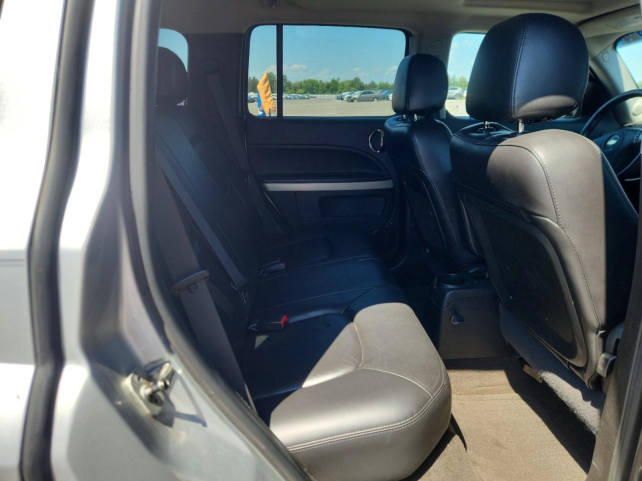2010 Chevrolet Hhr Lt Silver vin: 3GNBABDB2AS525690