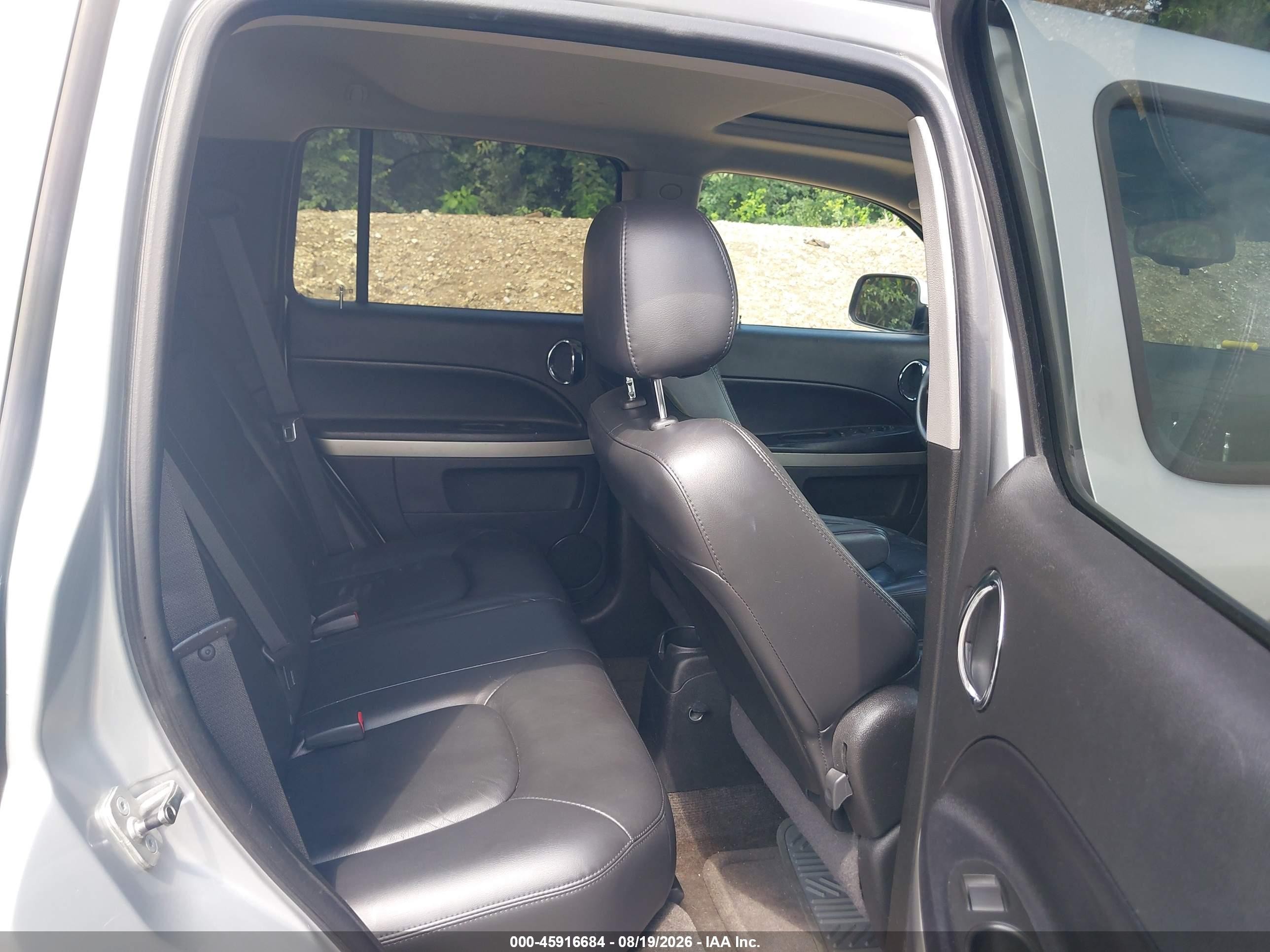2010 Chevrolet Hhr Lt Silver vin: 3GNBABDB9AS641811