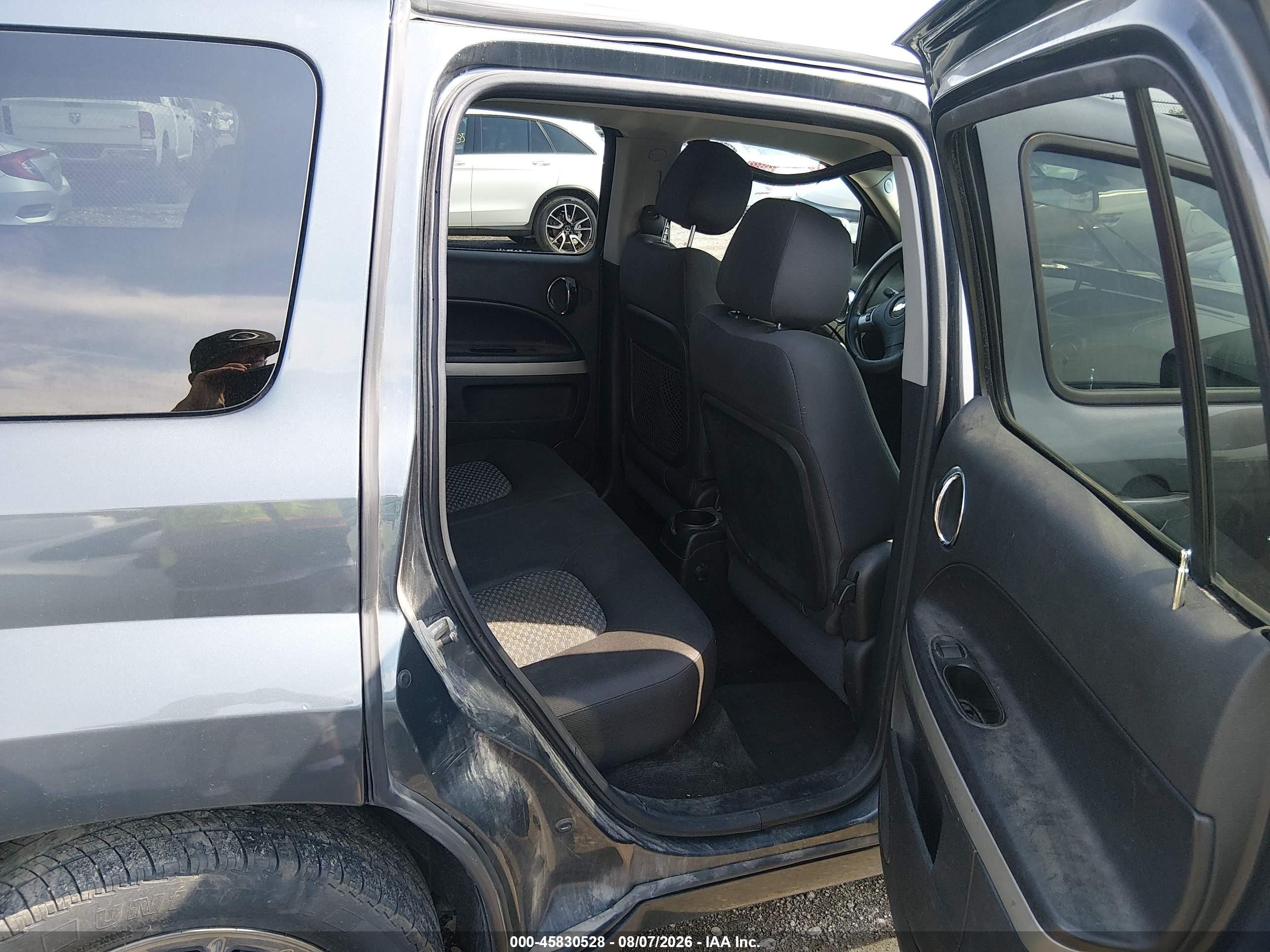 2010 Chevrolet Hhr Lt Silver vin: 3GNBABDBXAS571817