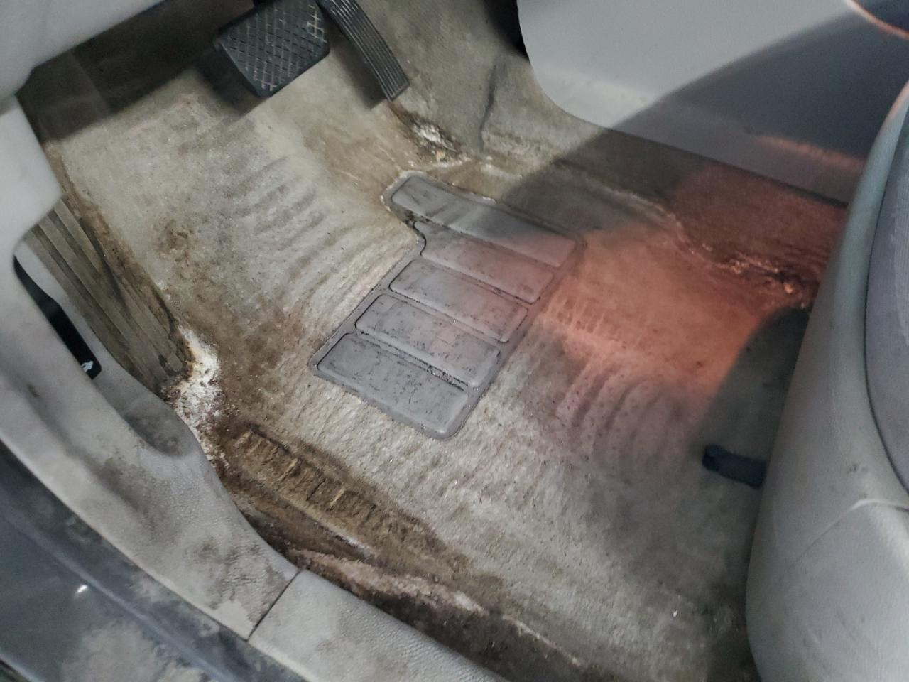 2011 Chevrolet Hhr Lt Черный vin: 3GNBABFU4BS536982 Damage: Left Front Carpet, Stained, Permanent