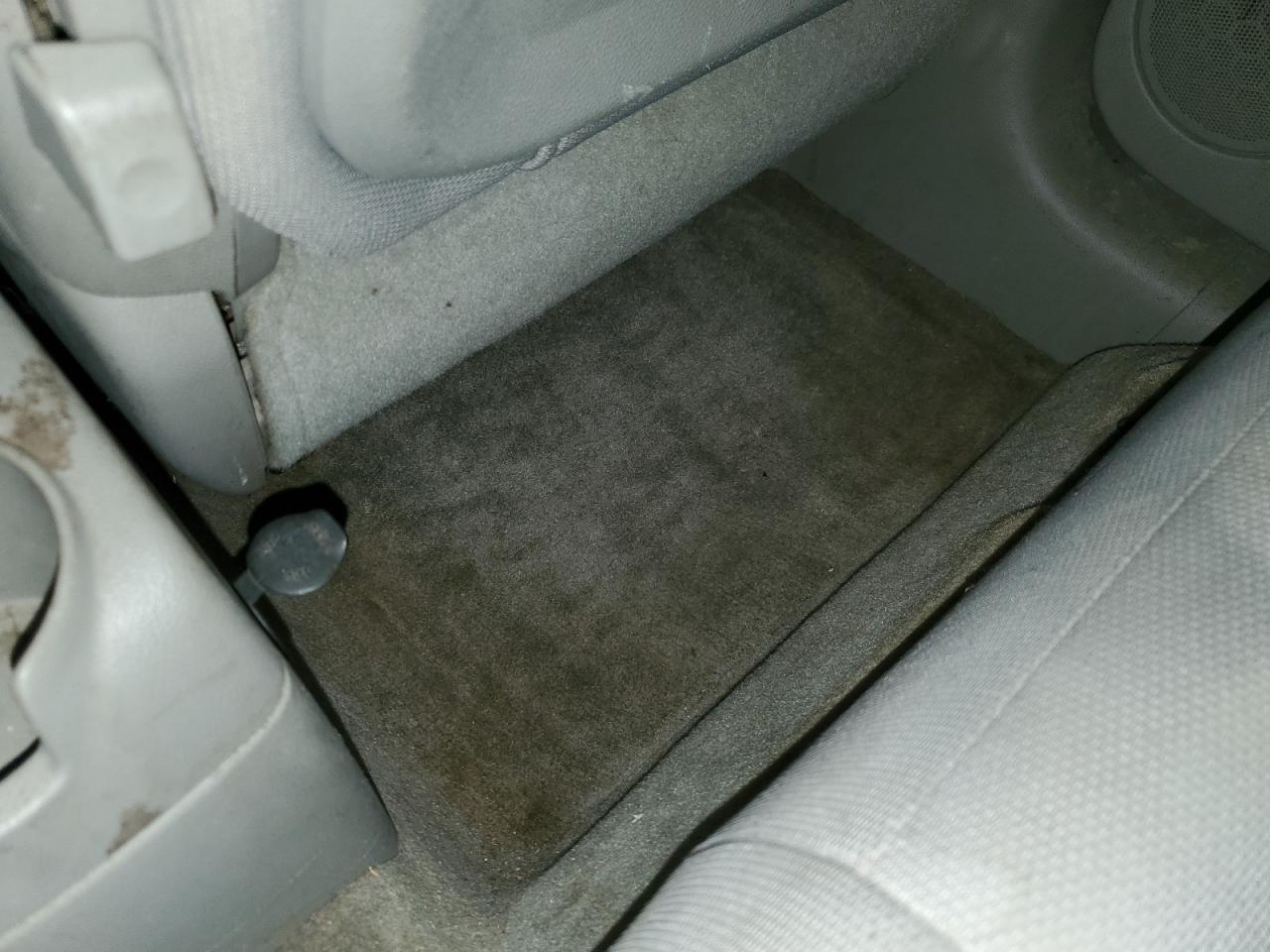 2011 Chevrolet Hhr Lt Черный vin: 3GNBABFU4BS536982 Damage: Right Rear Carpet, Stained, Permanent