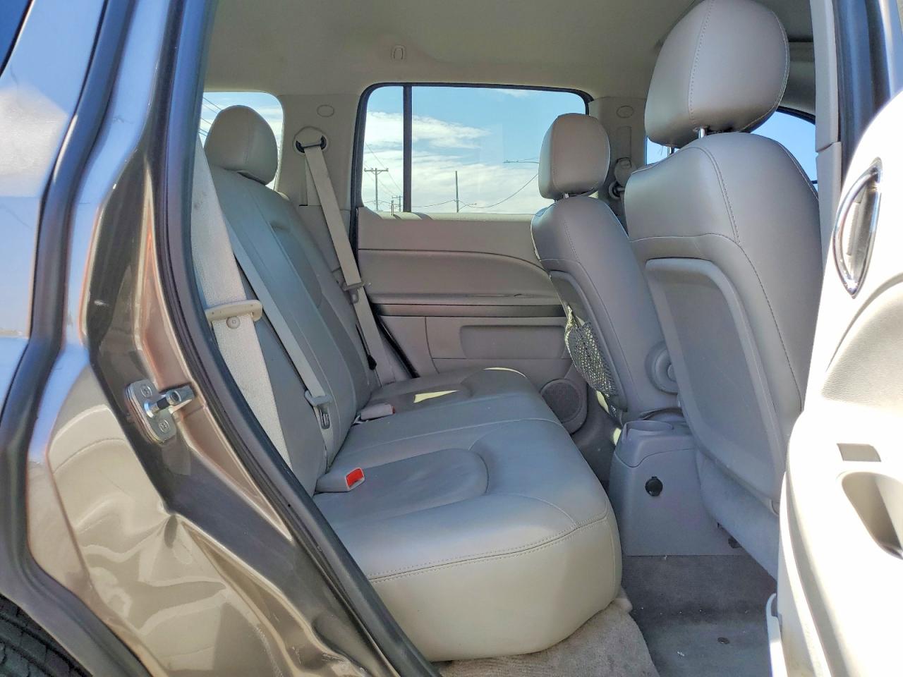 2011 Chevrolet Hhr Lt Silver vin: 3GNBABFW4BS501781